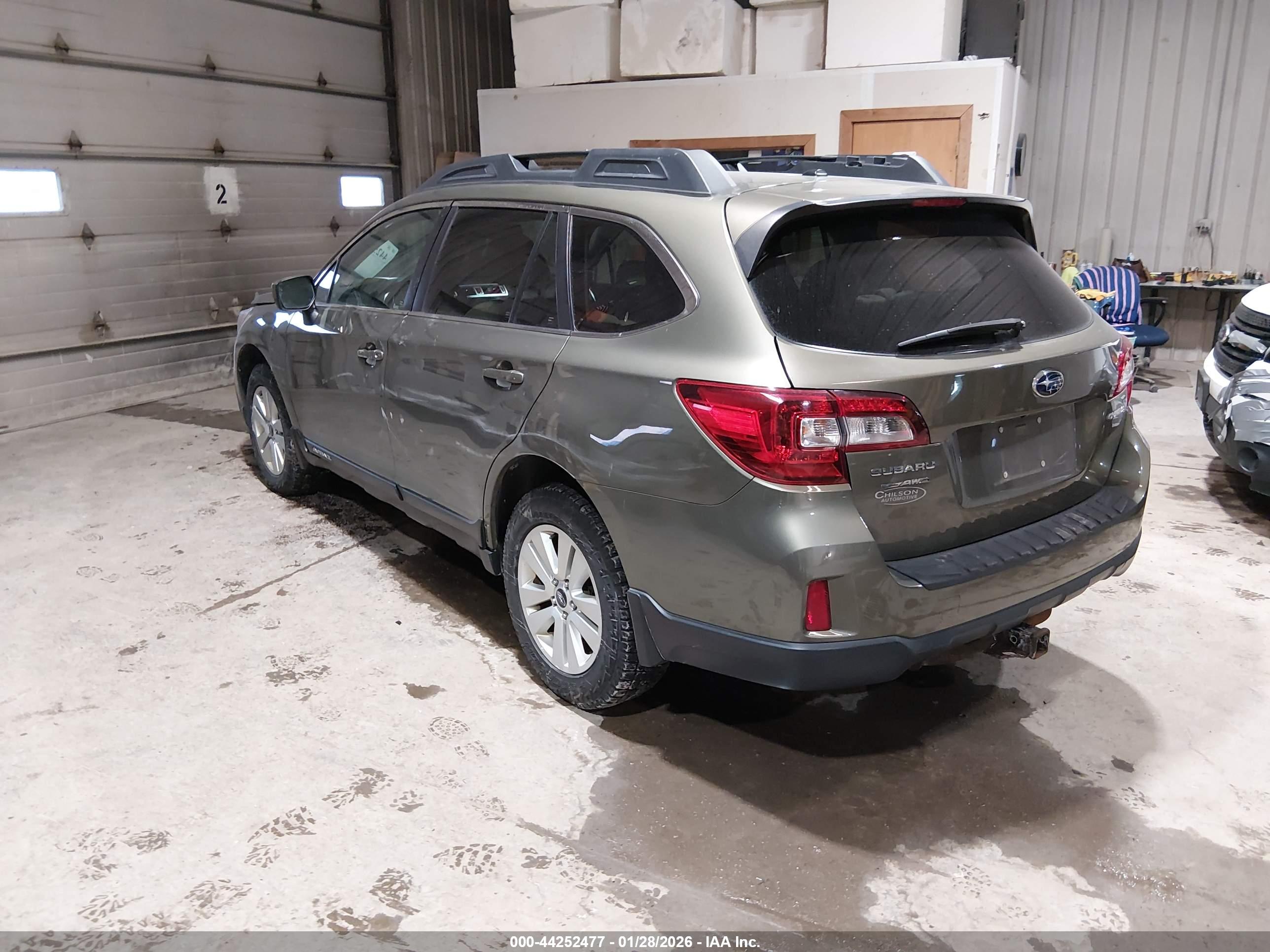 SUBARU OUTBACK image 3