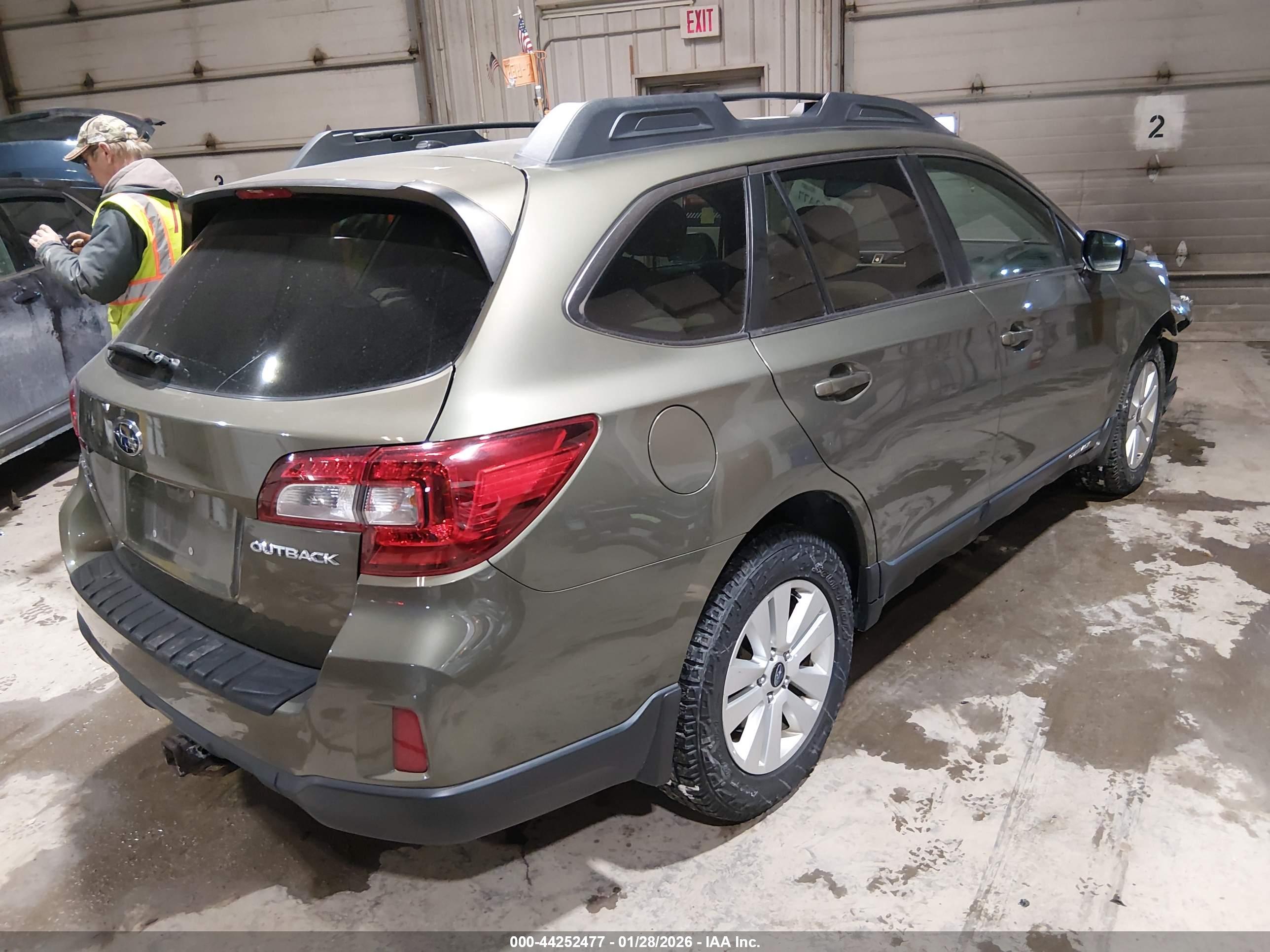 SUBARU OUTBACK image 4