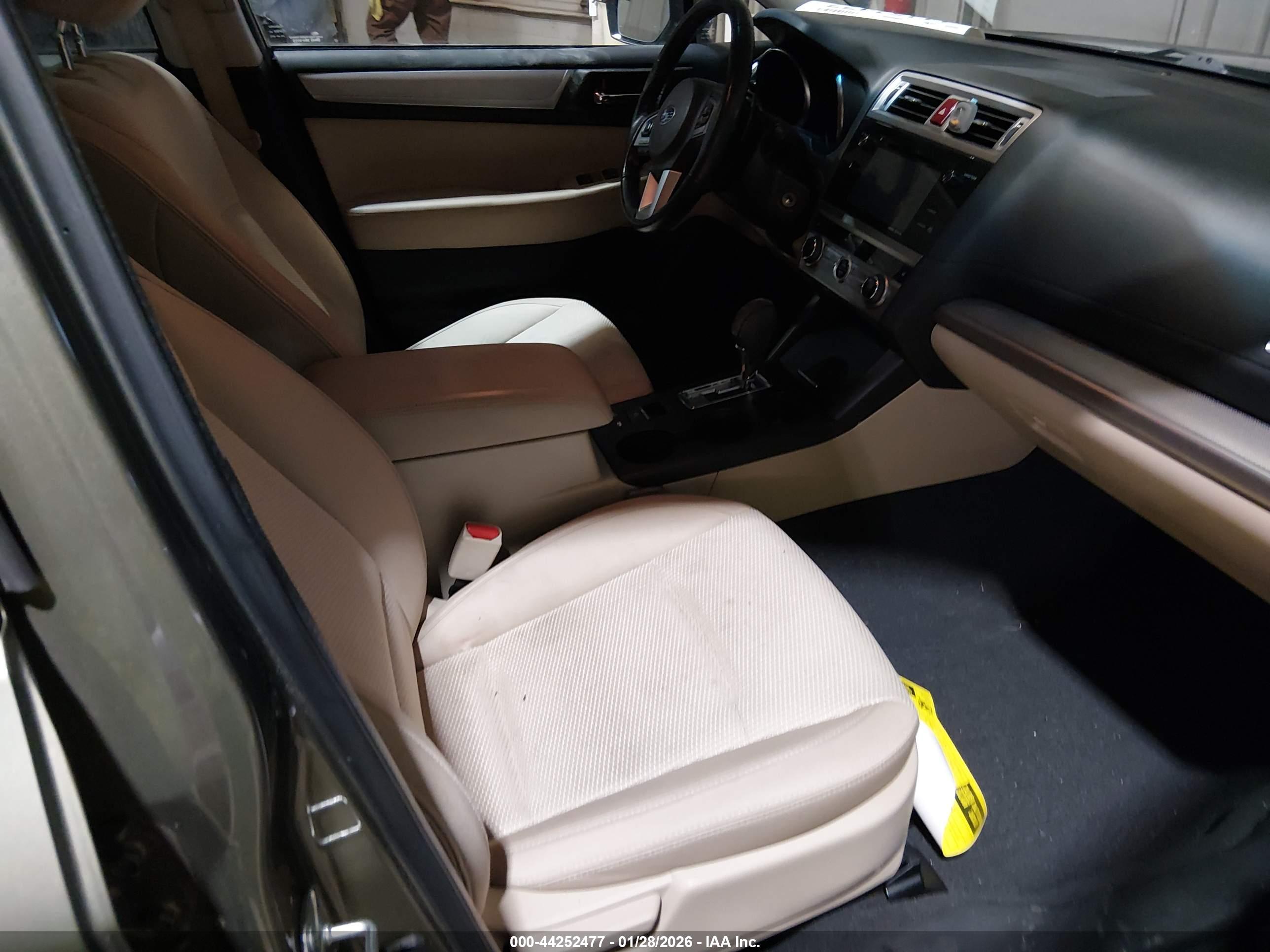 SUBARU OUTBACK image 5