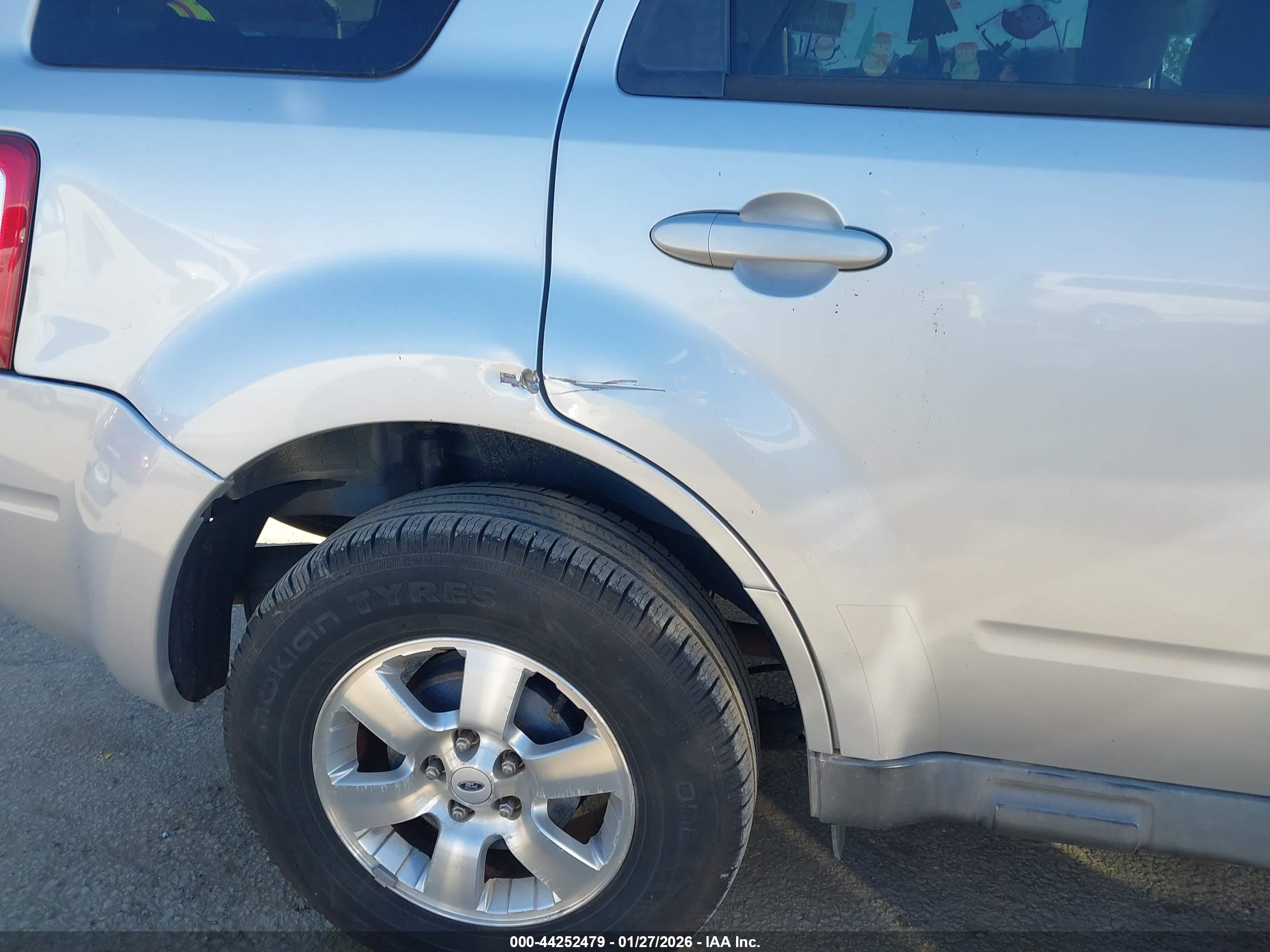 FORD ESCAPE image 6