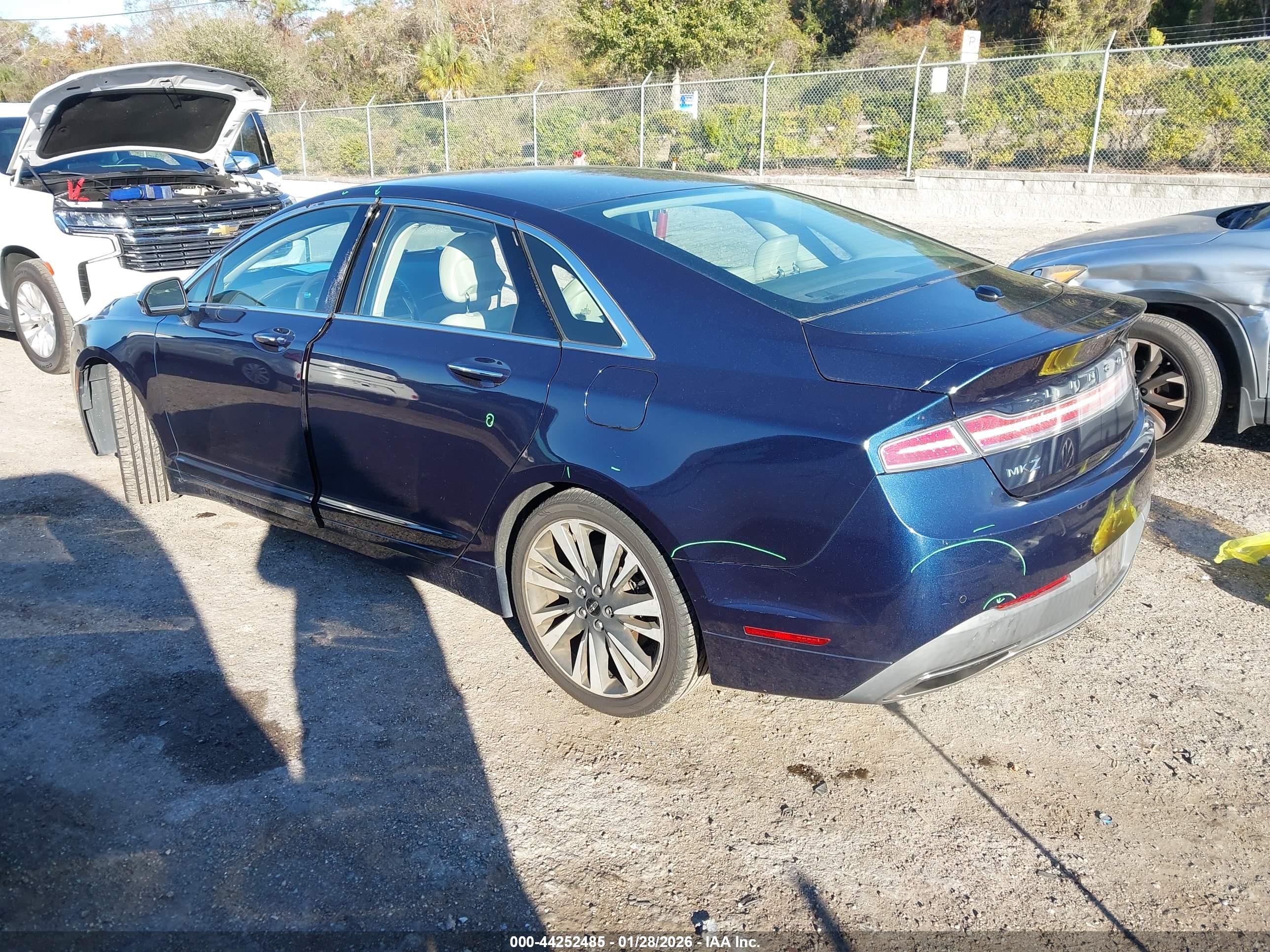 LINCOLN MKZ image 3