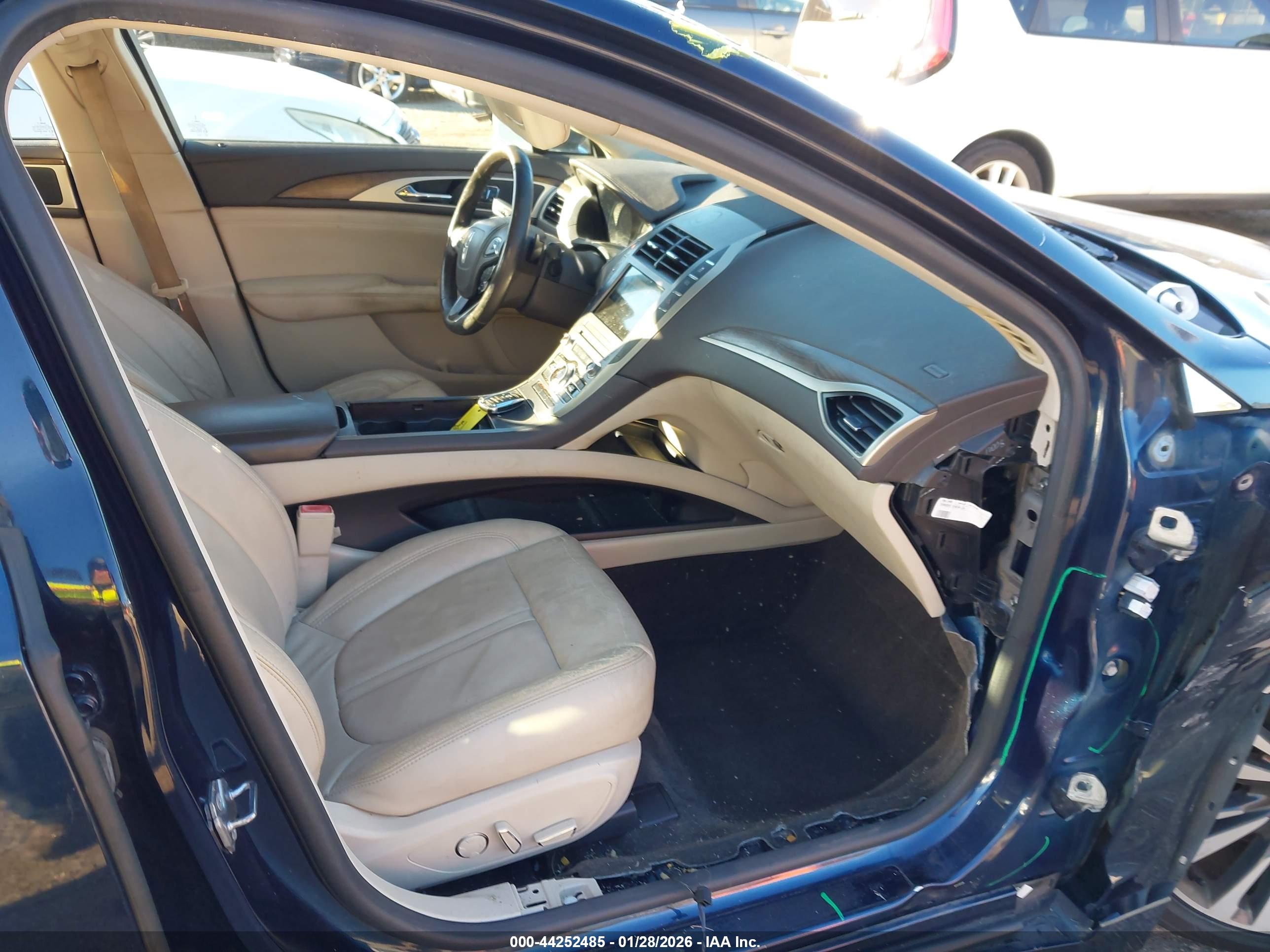LINCOLN MKZ image 5