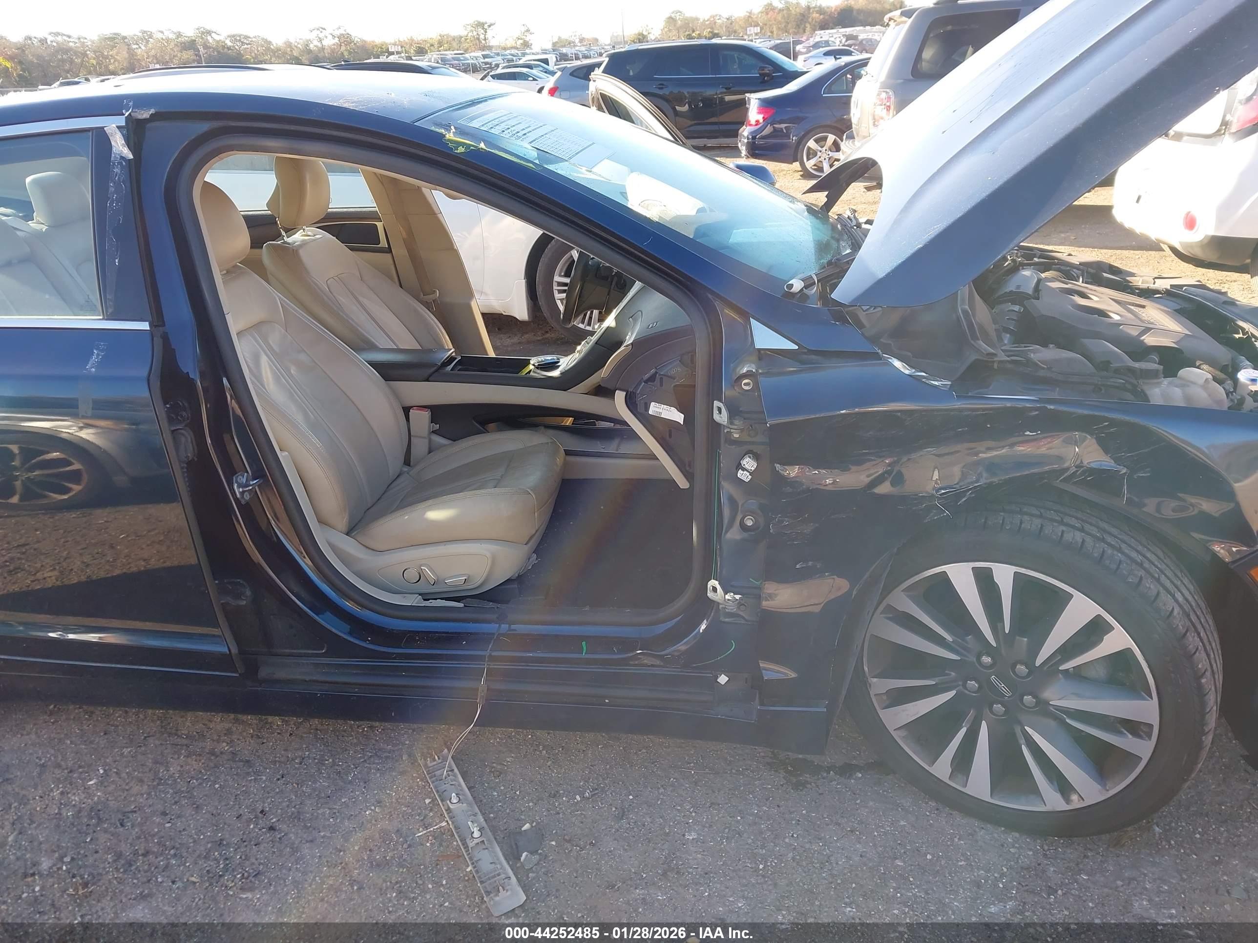 LINCOLN MKZ image 6