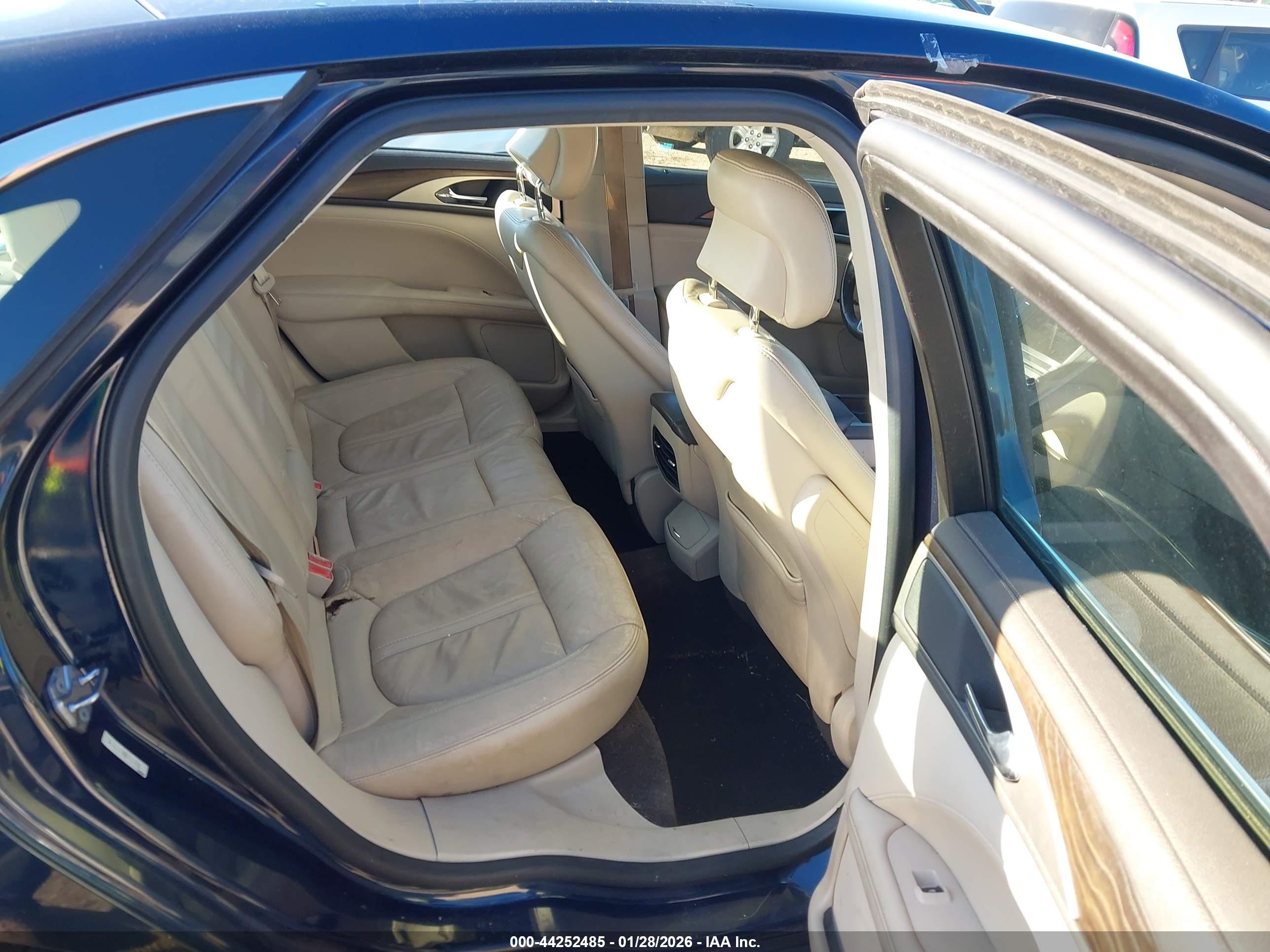 LINCOLN MKZ image 8