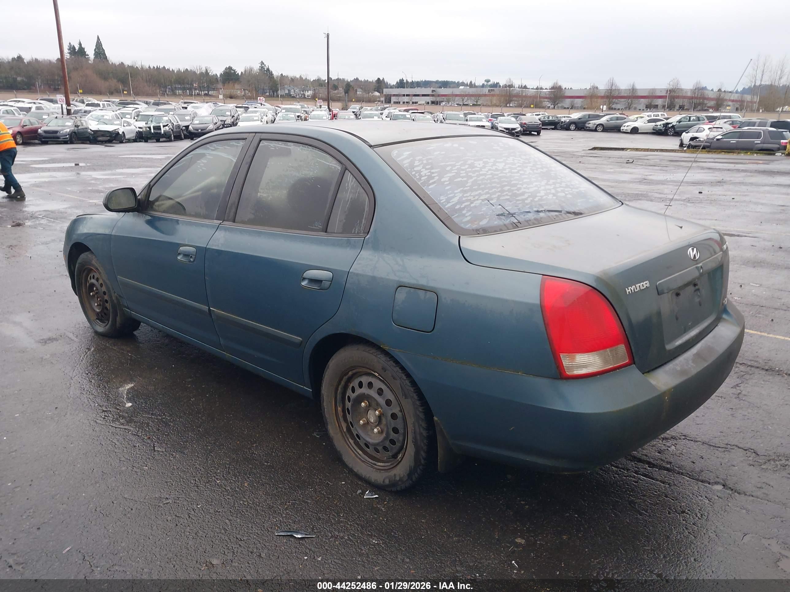 HYUNDAI ELANTRA image 3