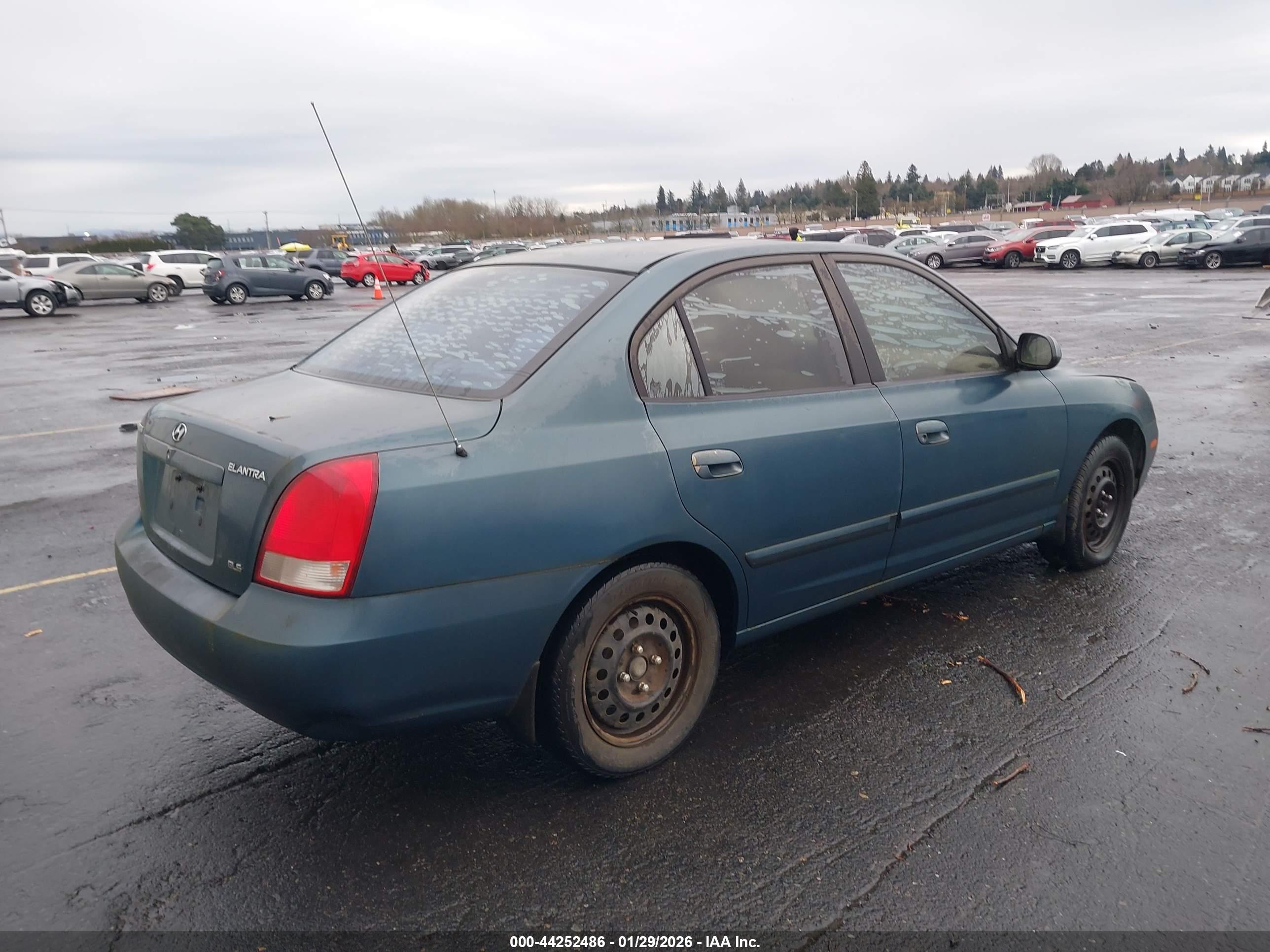 HYUNDAI ELANTRA image 4