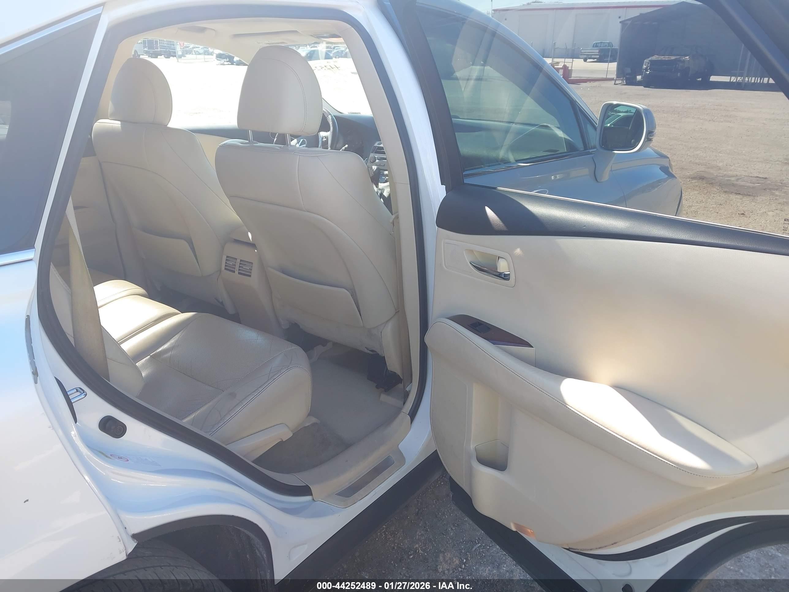LEXUS RX image 8