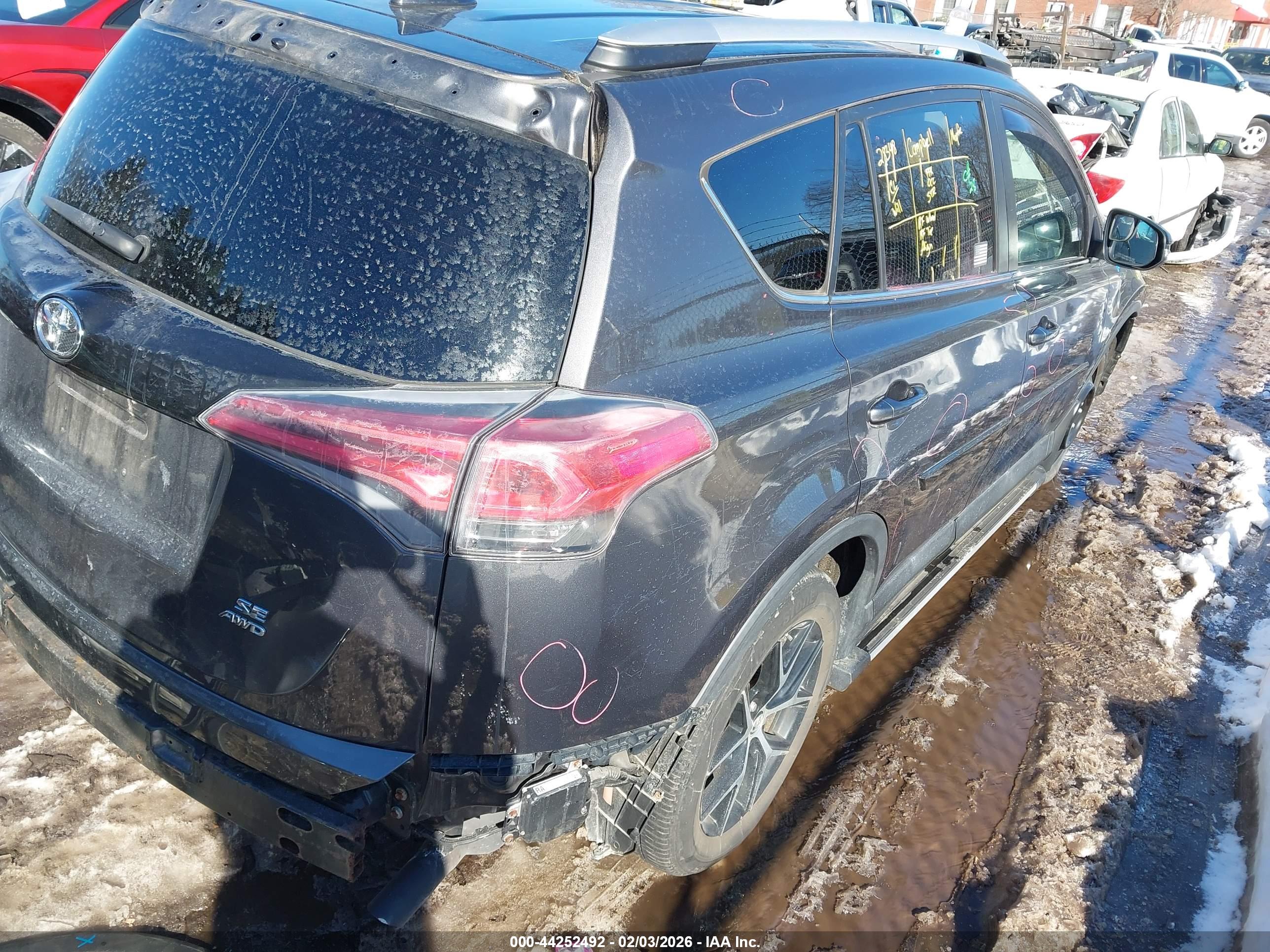 TOYOTA RAV4 image 4