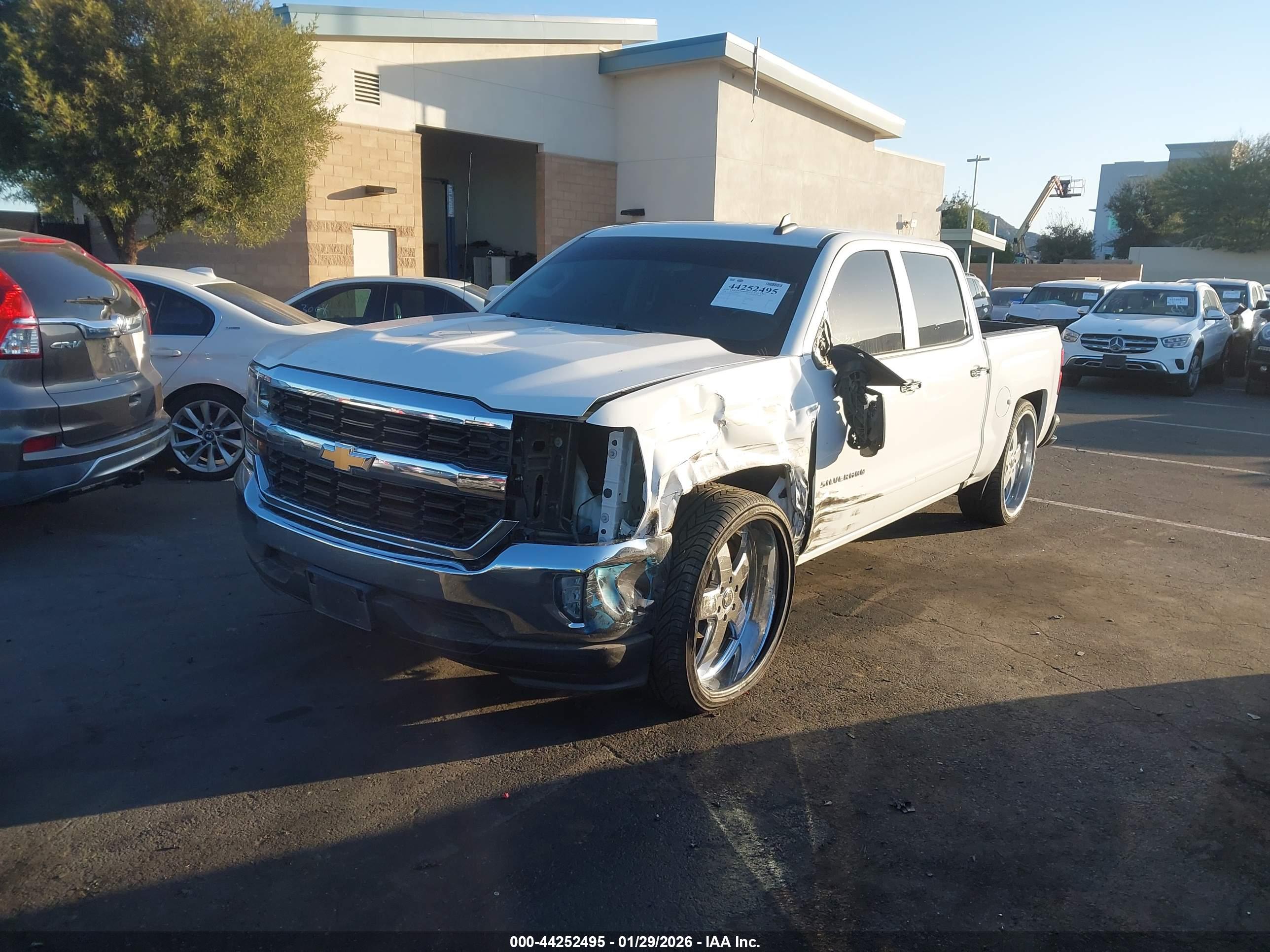 CHEVROLET SILVERADO image 2