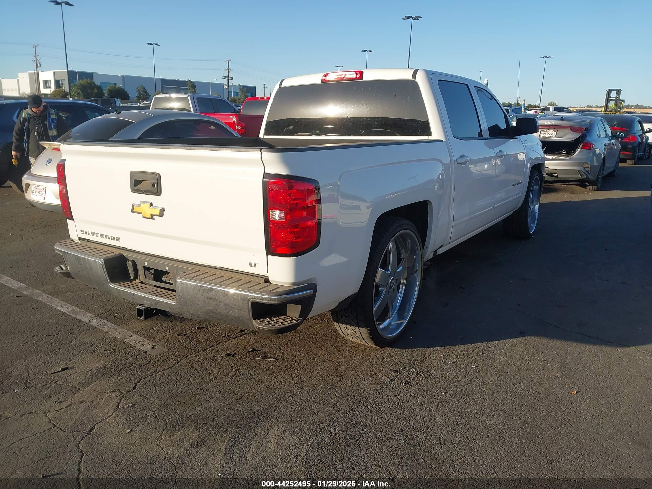 CHEVROLET SILVERADO image 4