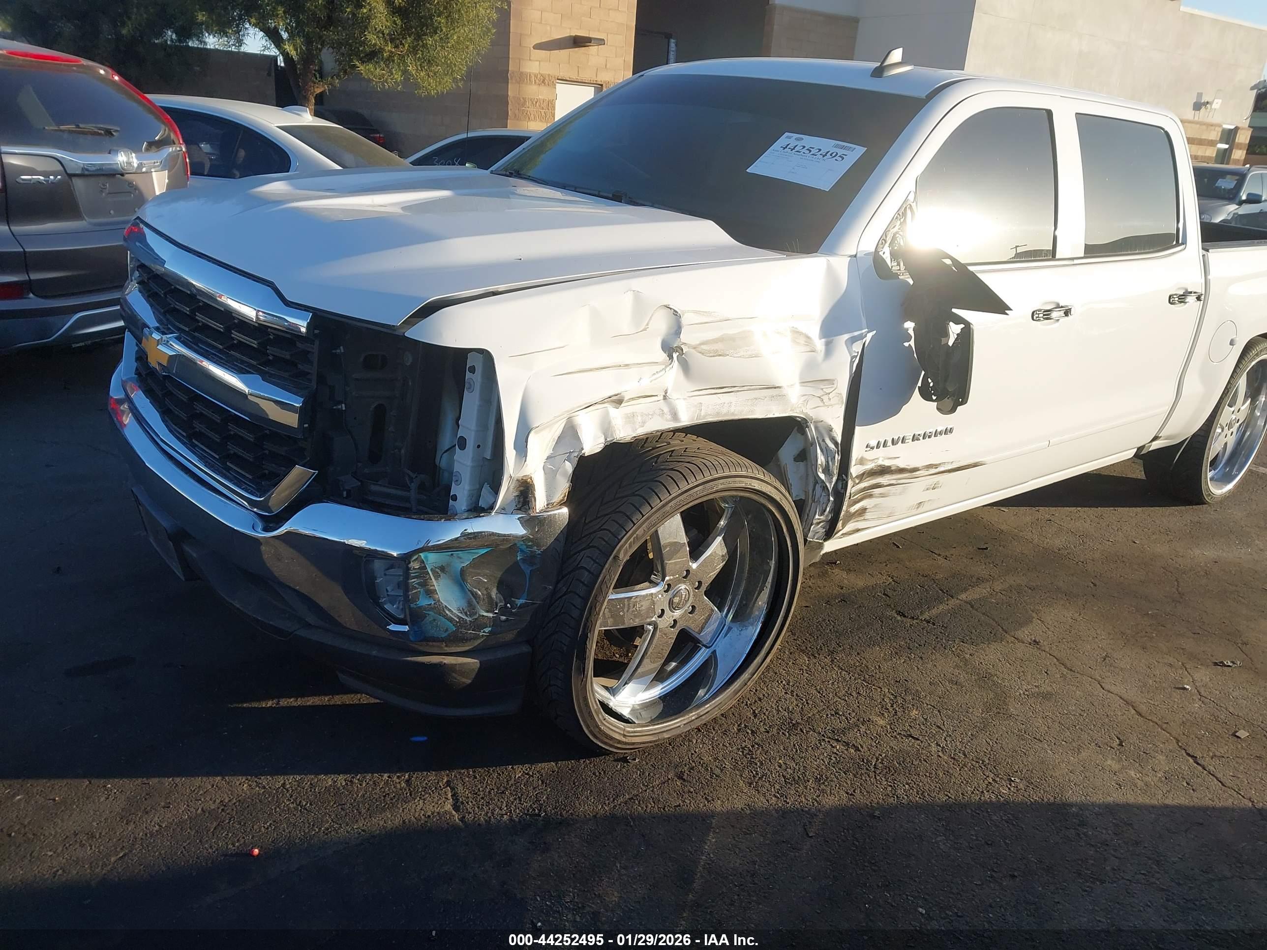 CHEVROLET SILVERADO image 6