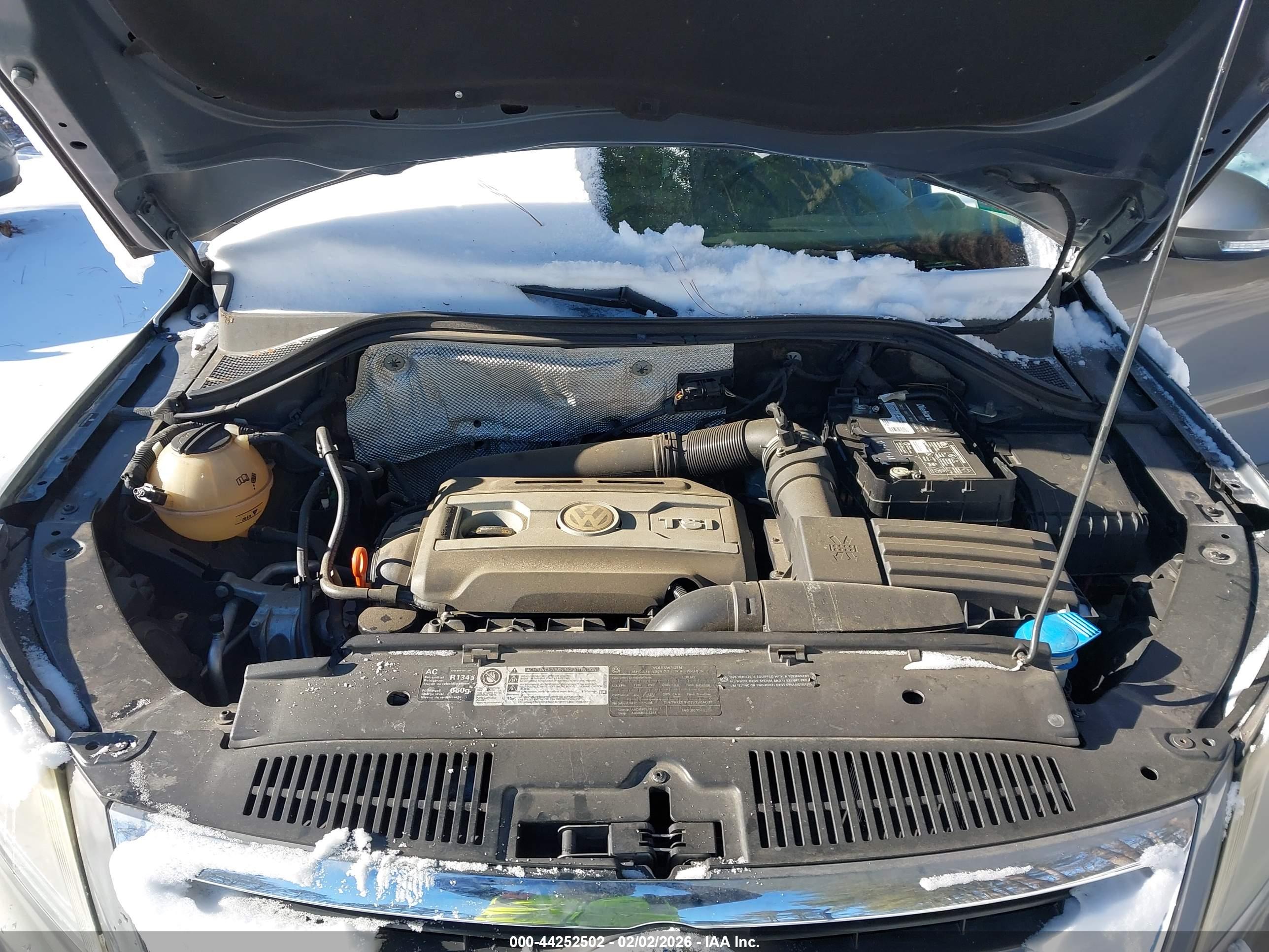 VOLKSWAGEN TIGUAN image 10