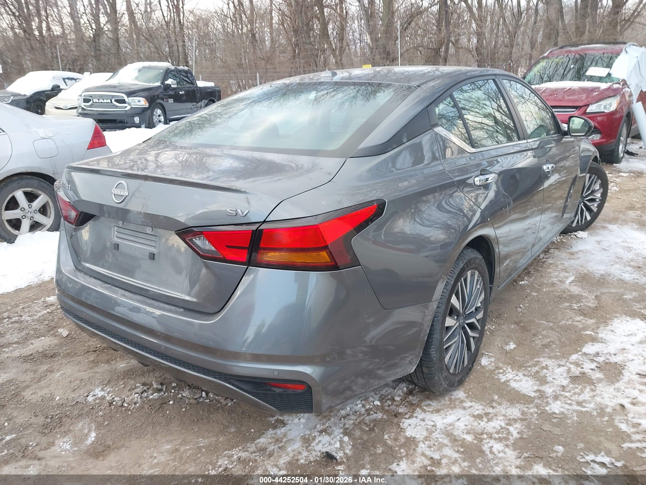 NISSAN ALTIMA image 4