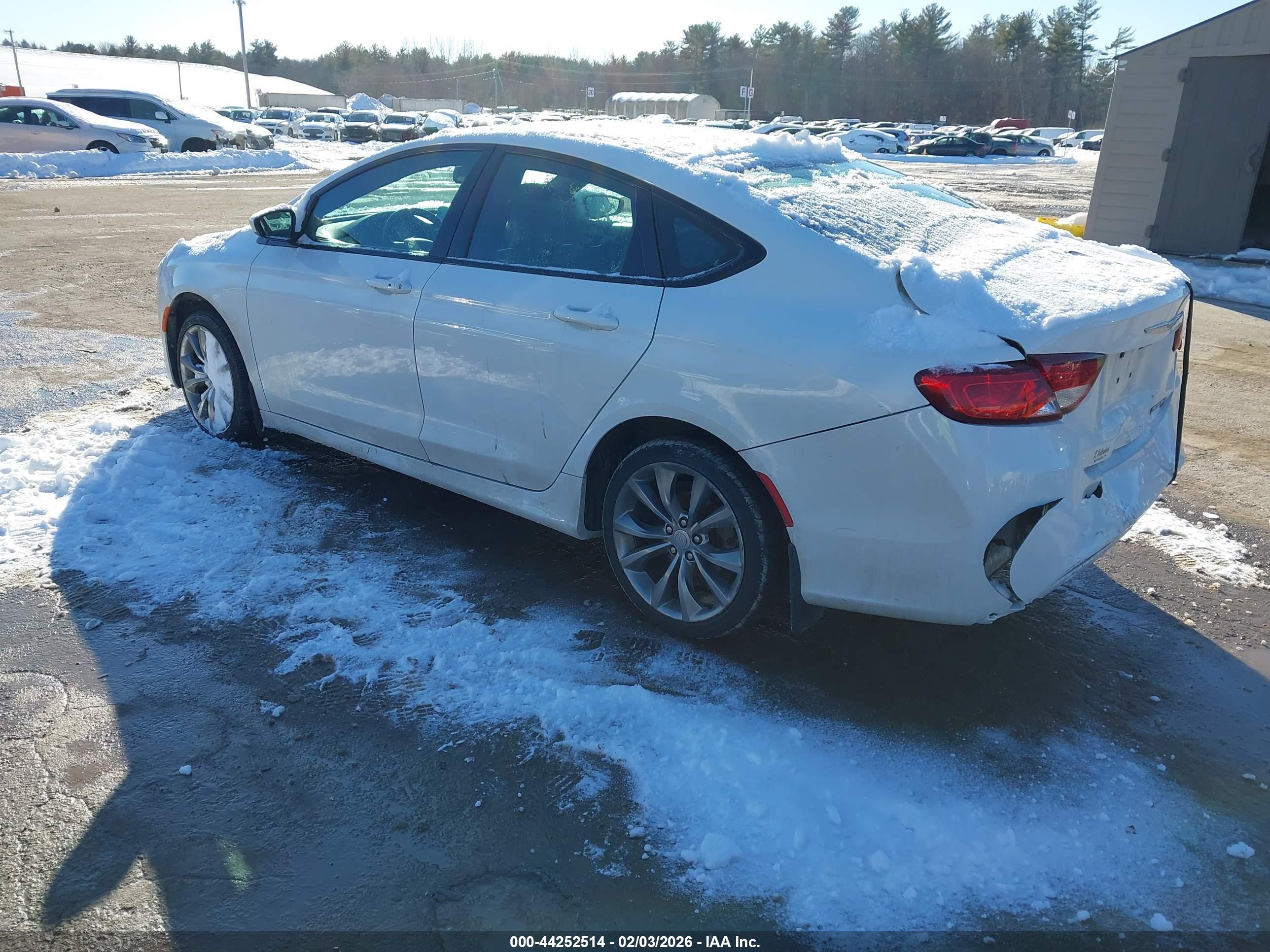 CHRYSLER 200 image 3