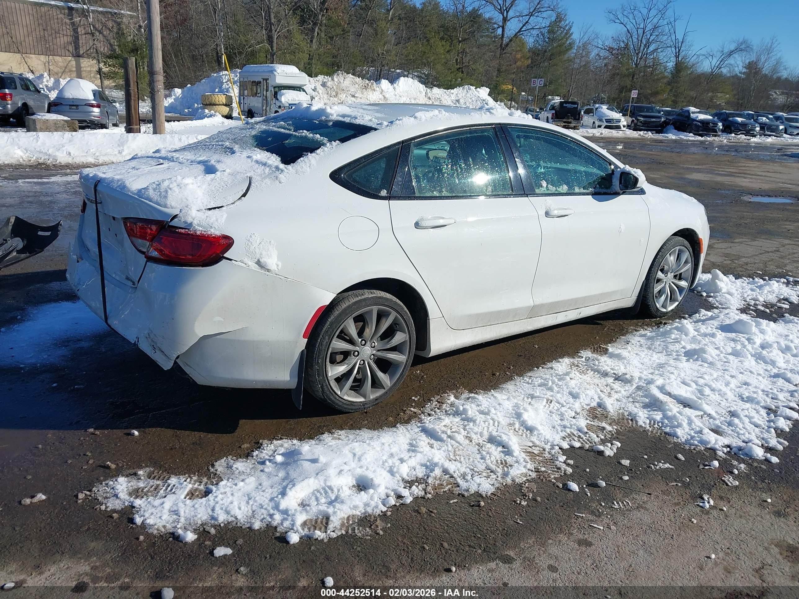 CHRYSLER 200 image 4
