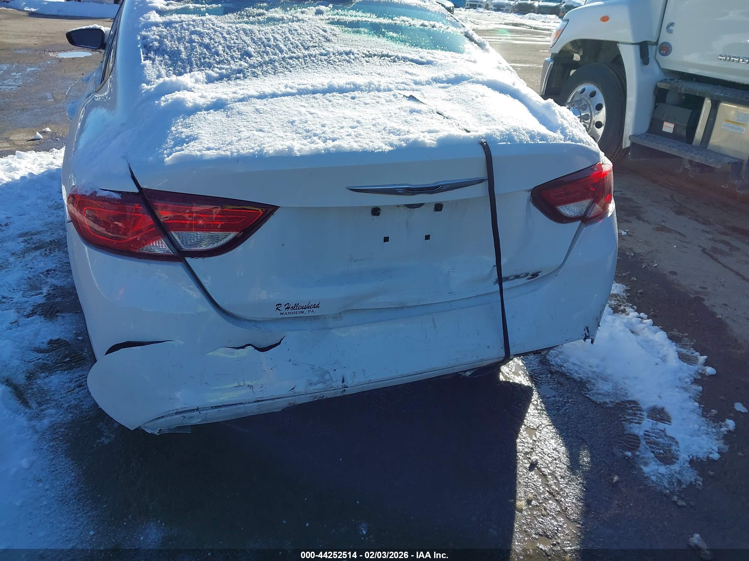 CHRYSLER 200 image 6