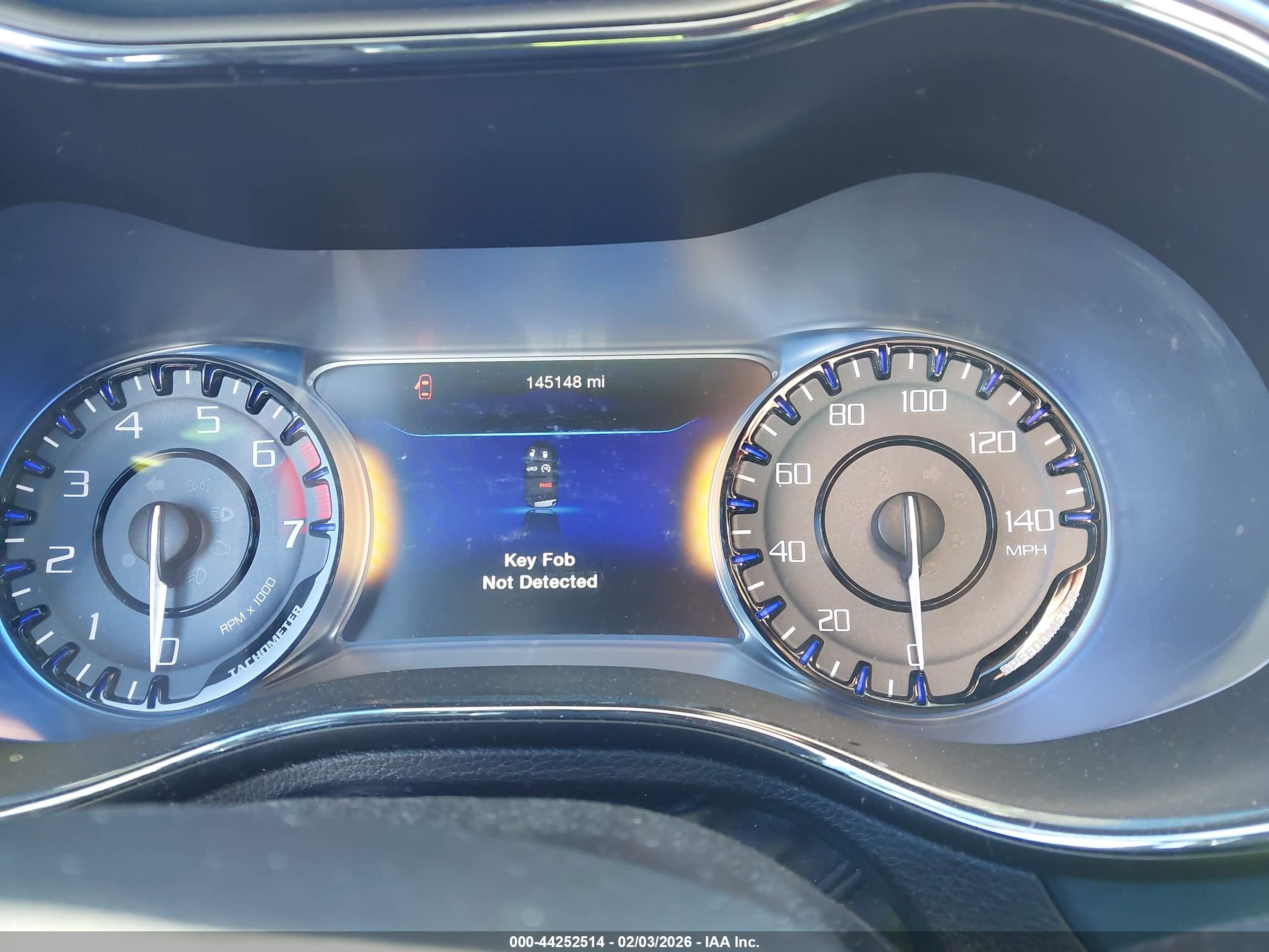 CHRYSLER 200 image 7