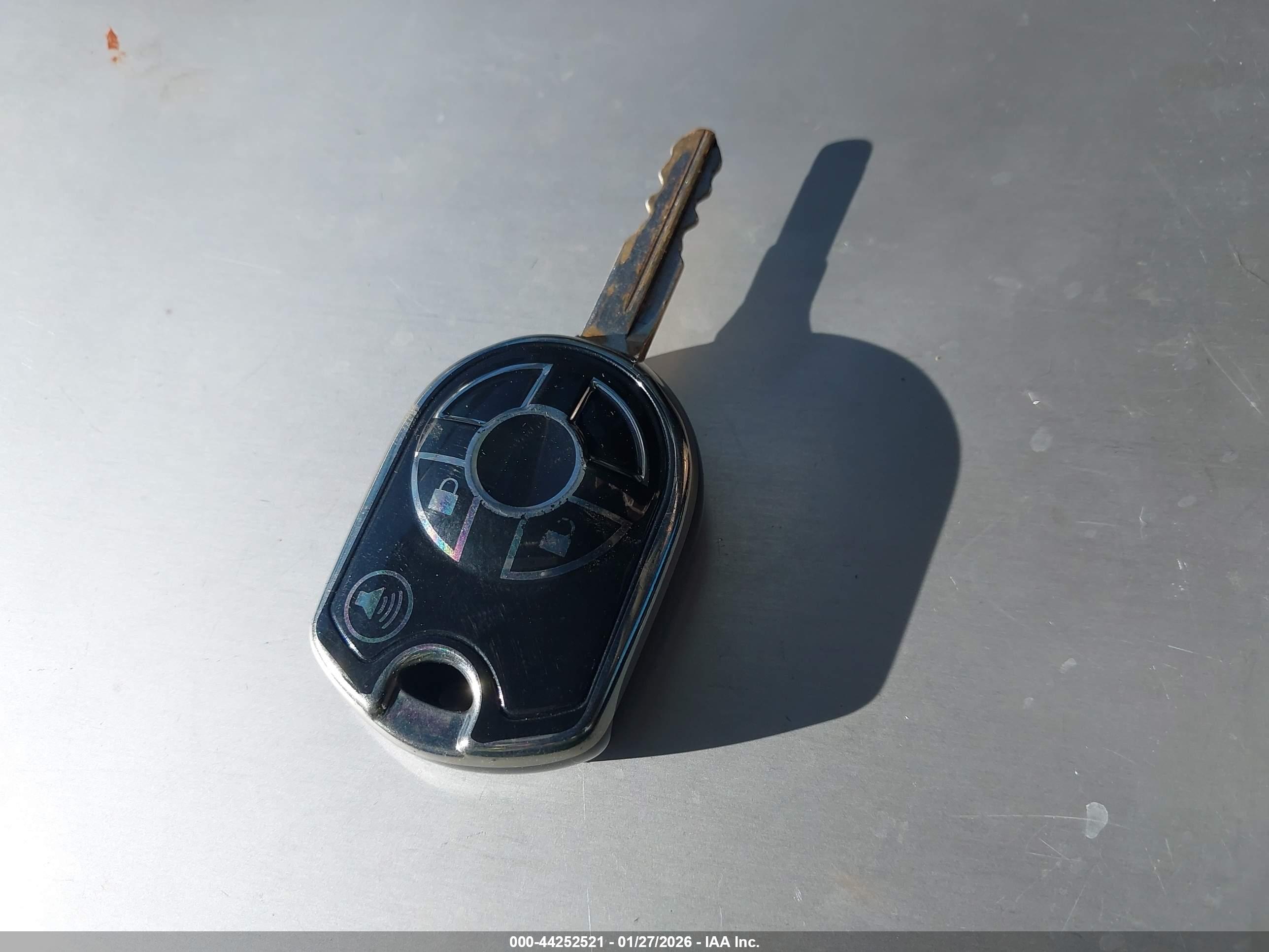 FORD FUSION image 11