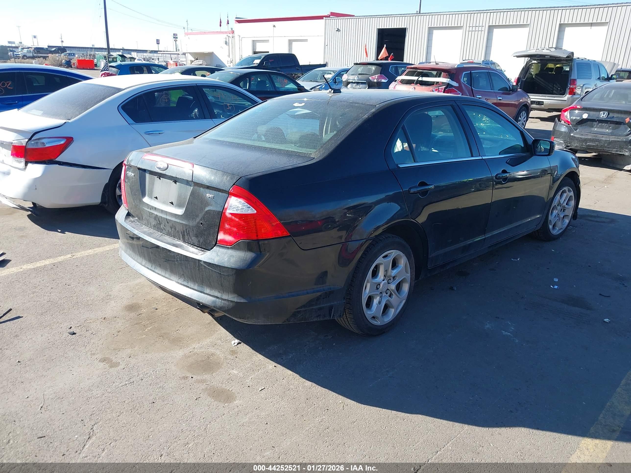FORD FUSION image 4