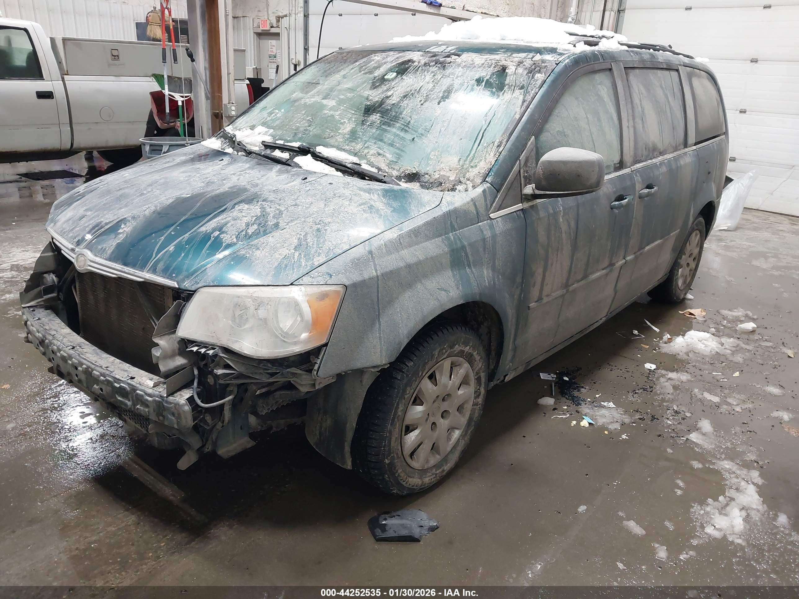 CHRYSLER TOWN image 2