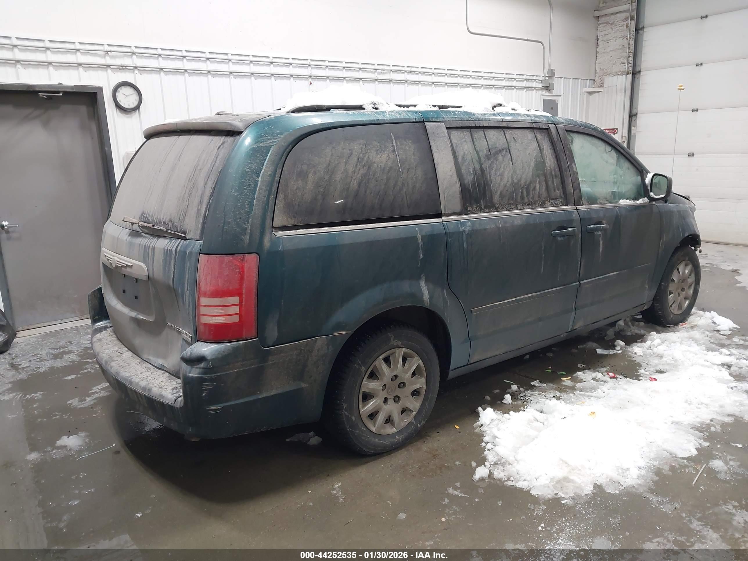 CHRYSLER TOWN image 4
