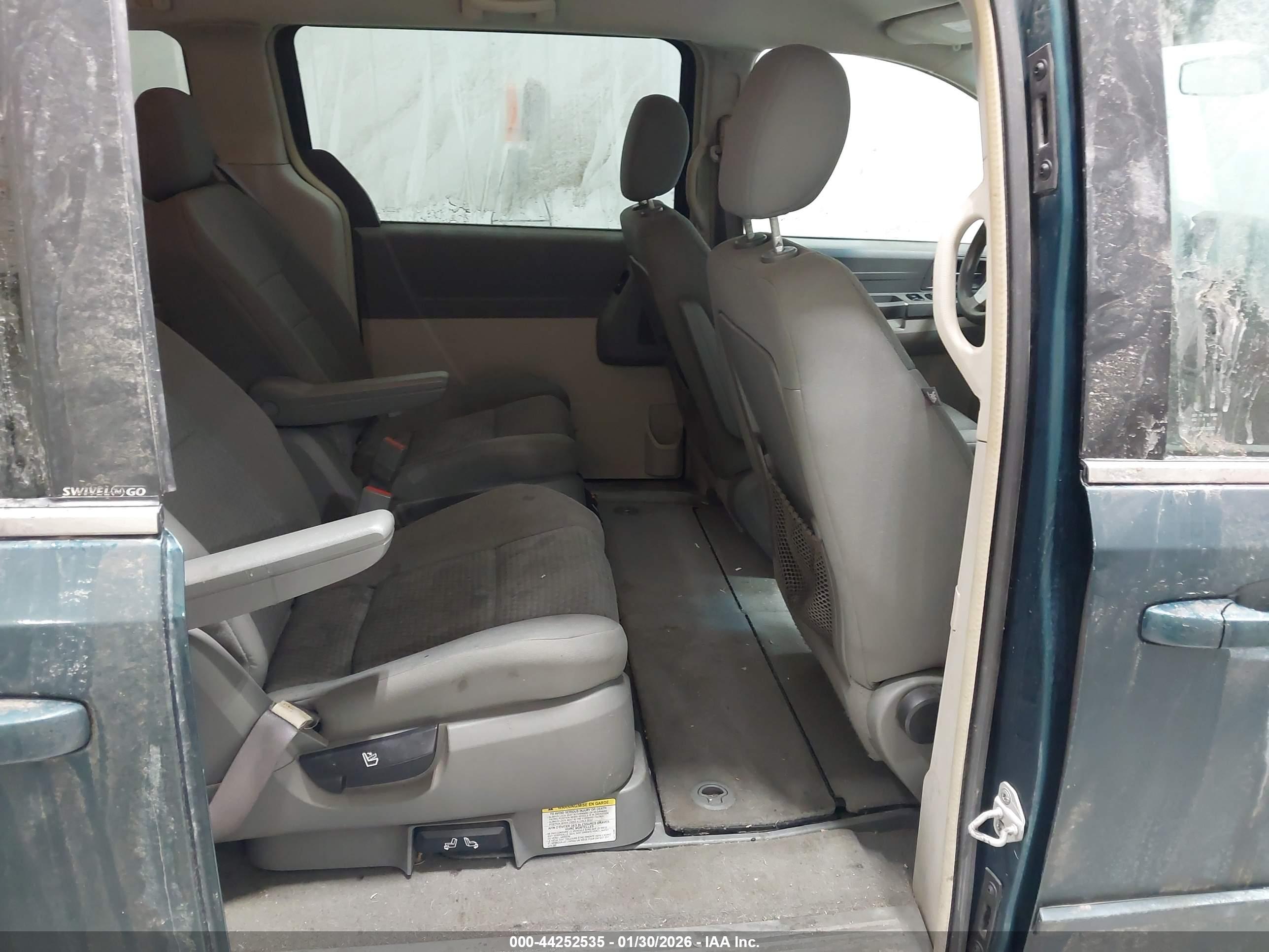 CHRYSLER TOWN image 8