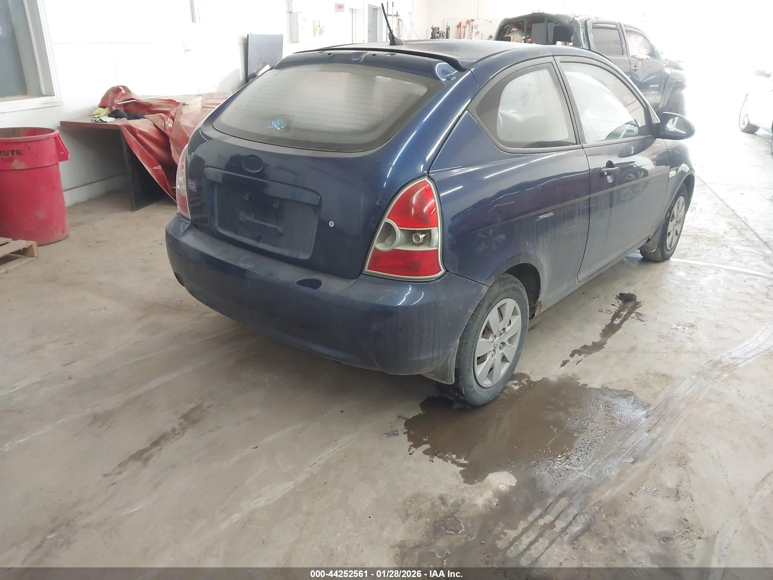 HYUNDAI ACCENT image 4