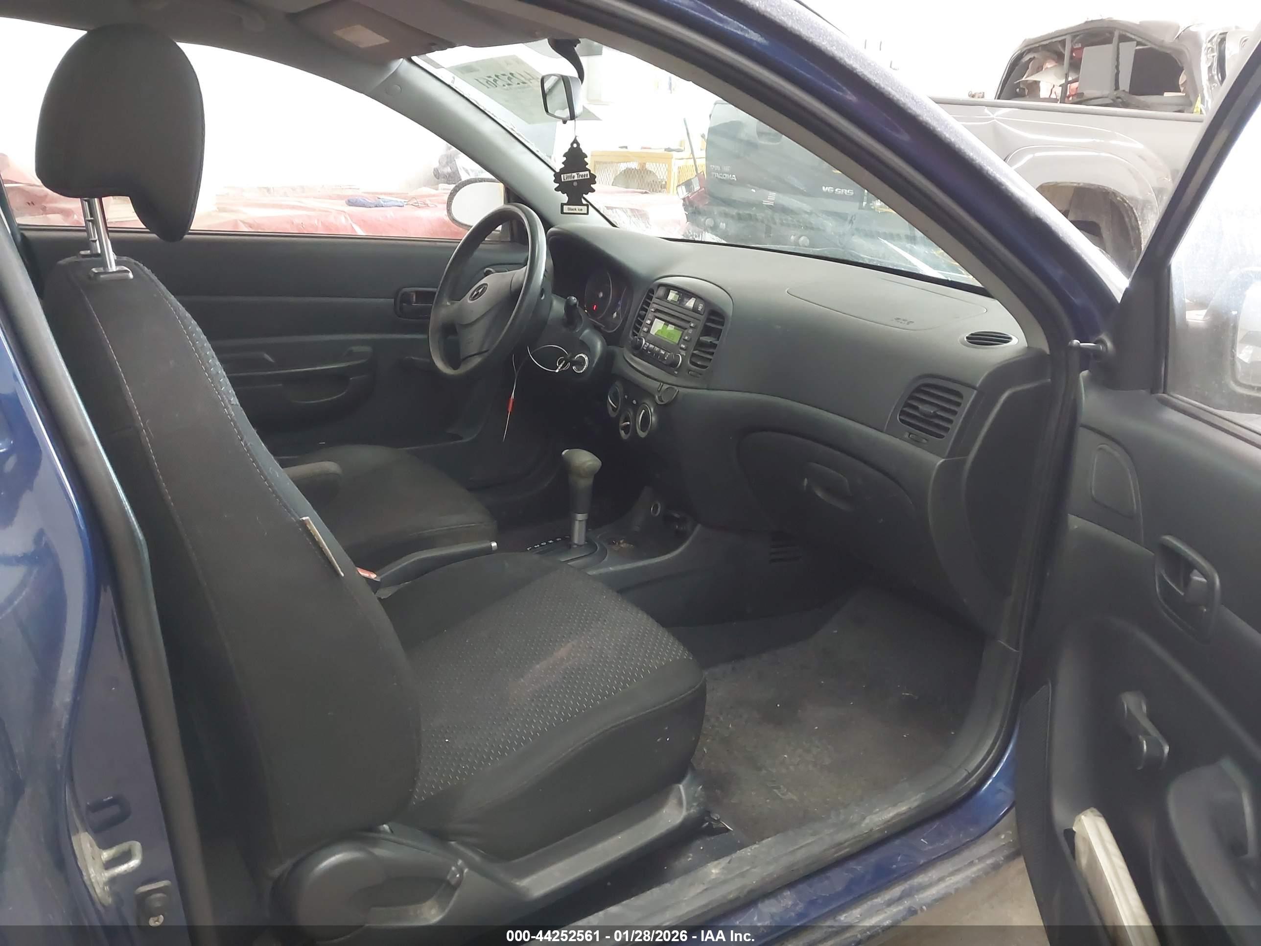 HYUNDAI ACCENT image 5