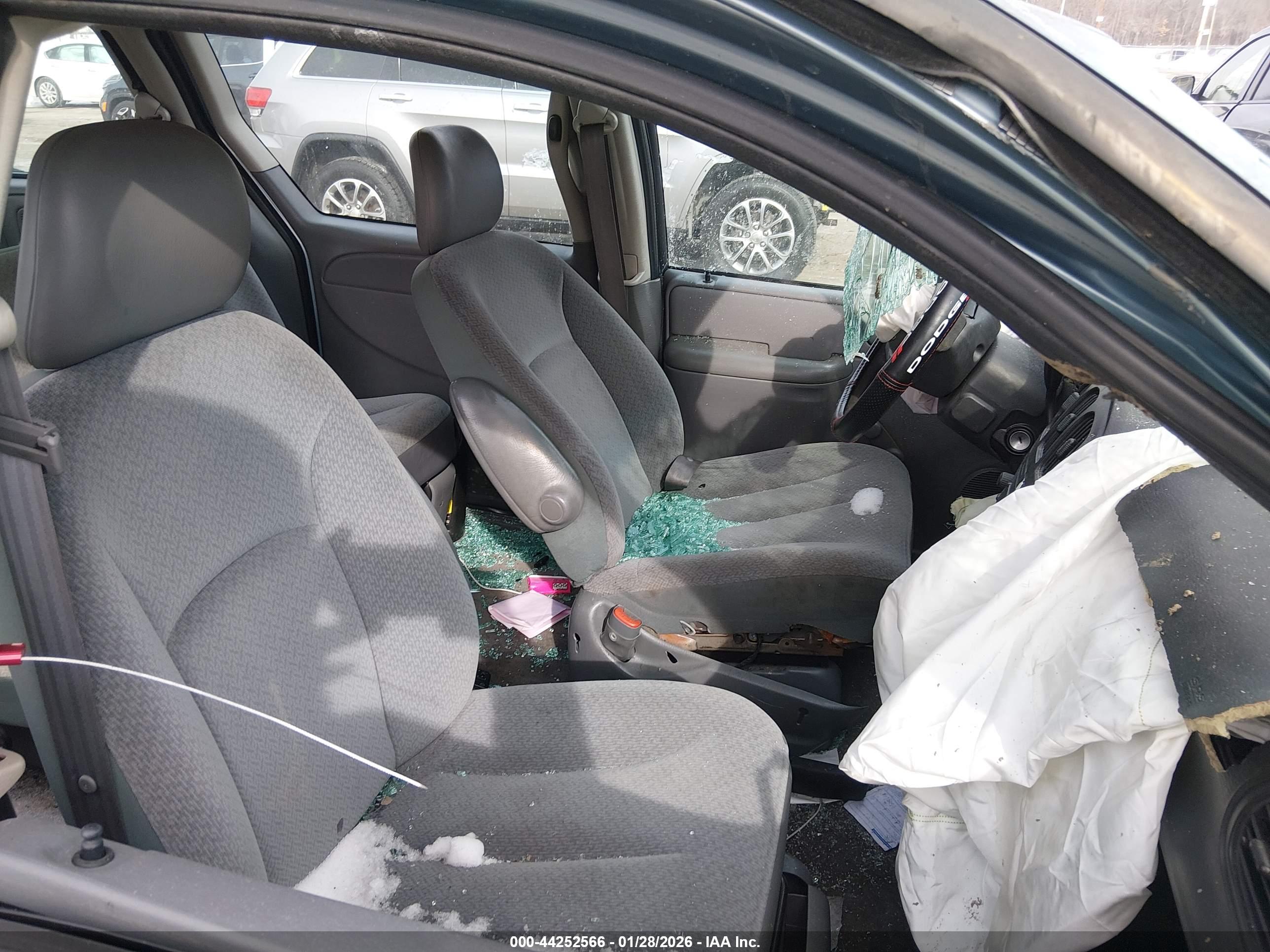DODGE CARAVAN image 5