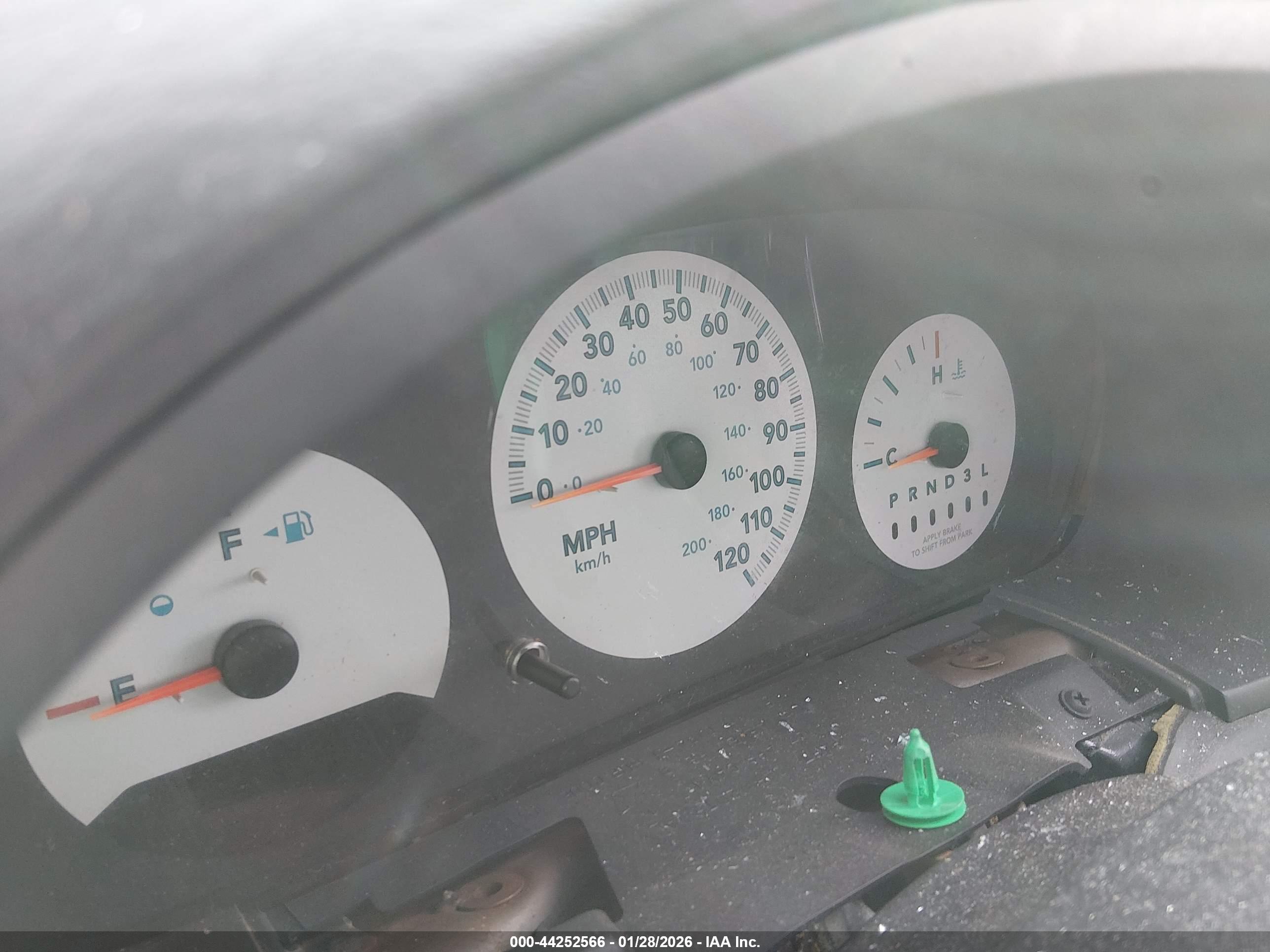 DODGE CARAVAN image 7