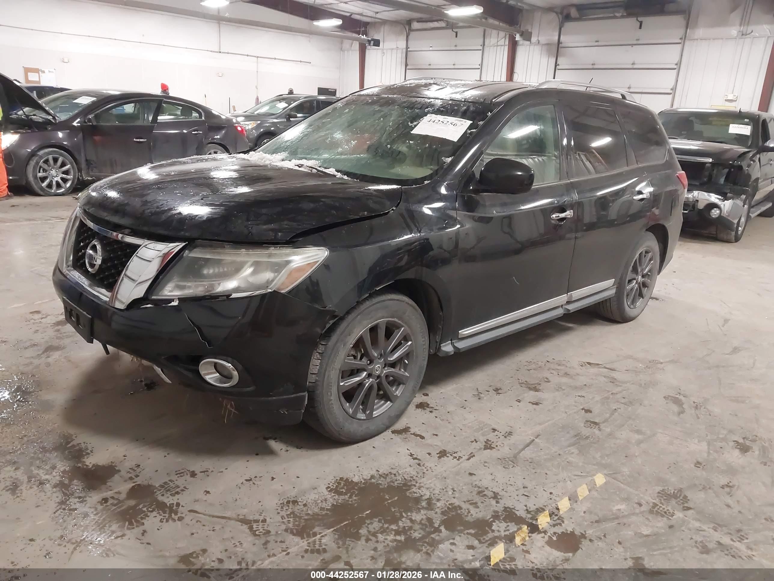 NISSAN PATHFINDER image 2