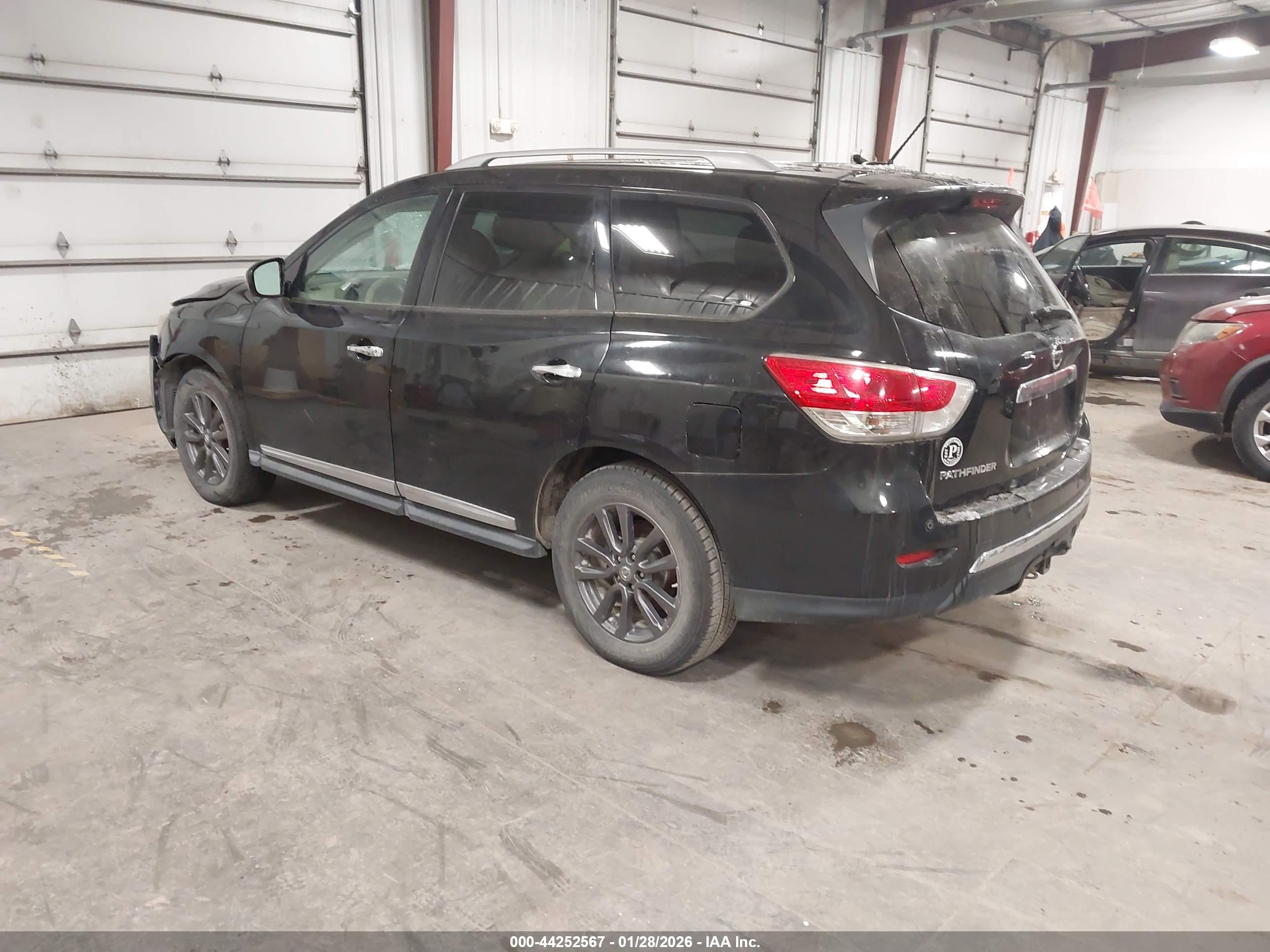 NISSAN PATHFINDER image 3