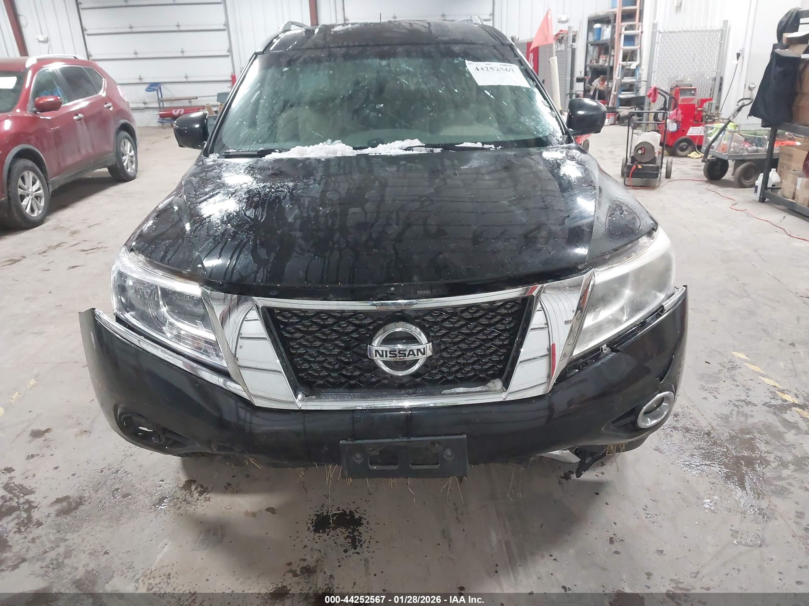 NISSAN PATHFINDER image 6