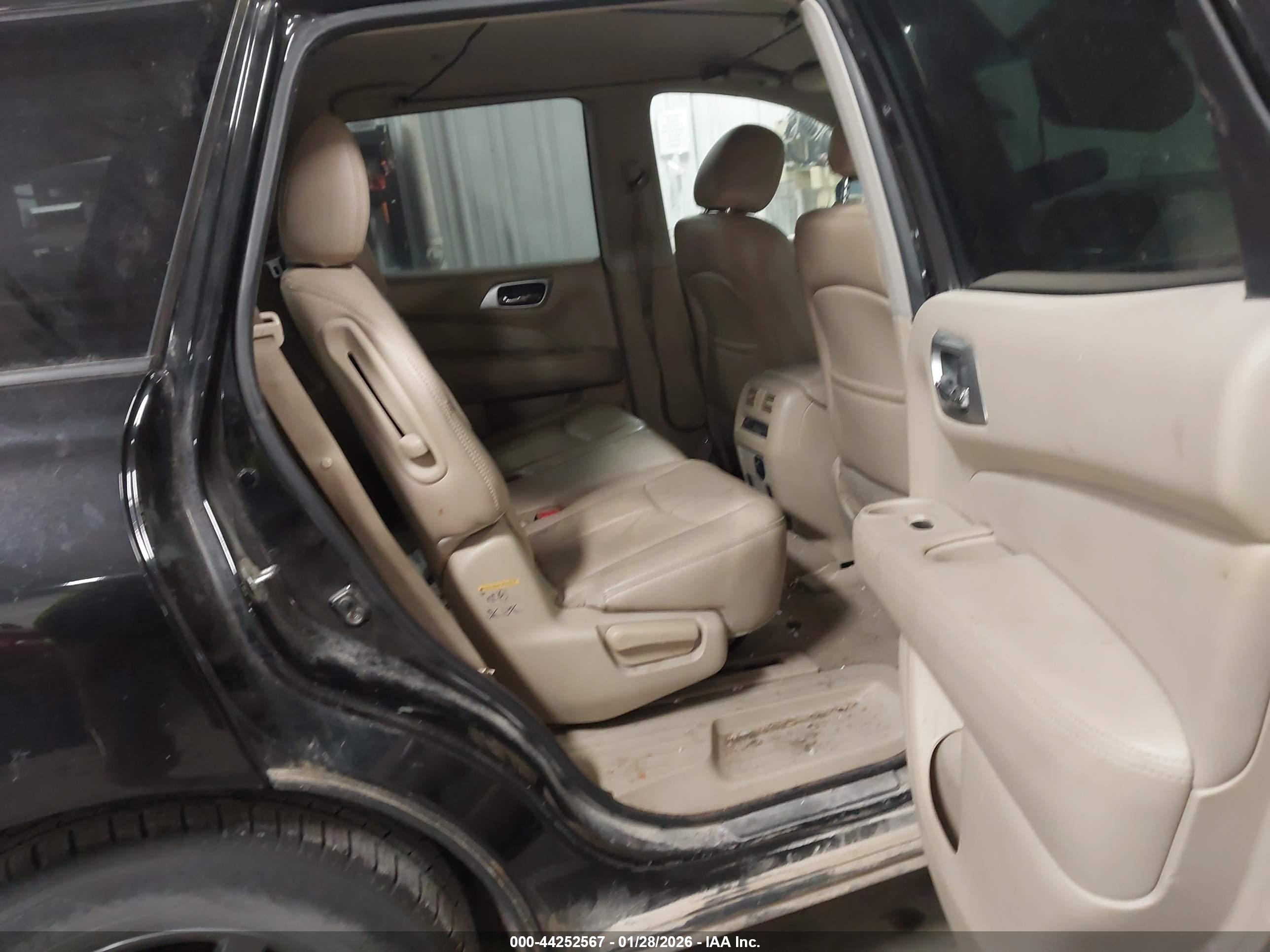 NISSAN PATHFINDER image 8