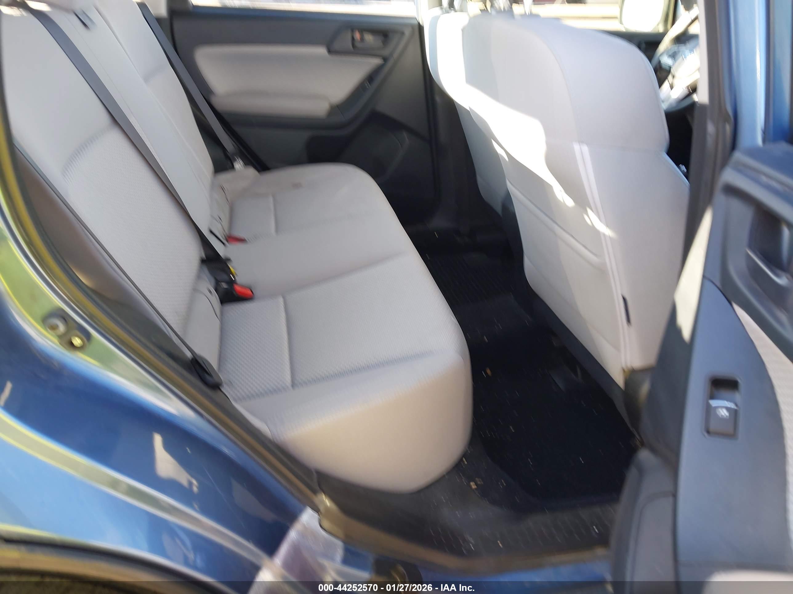 SUBARU FORESTER image 8