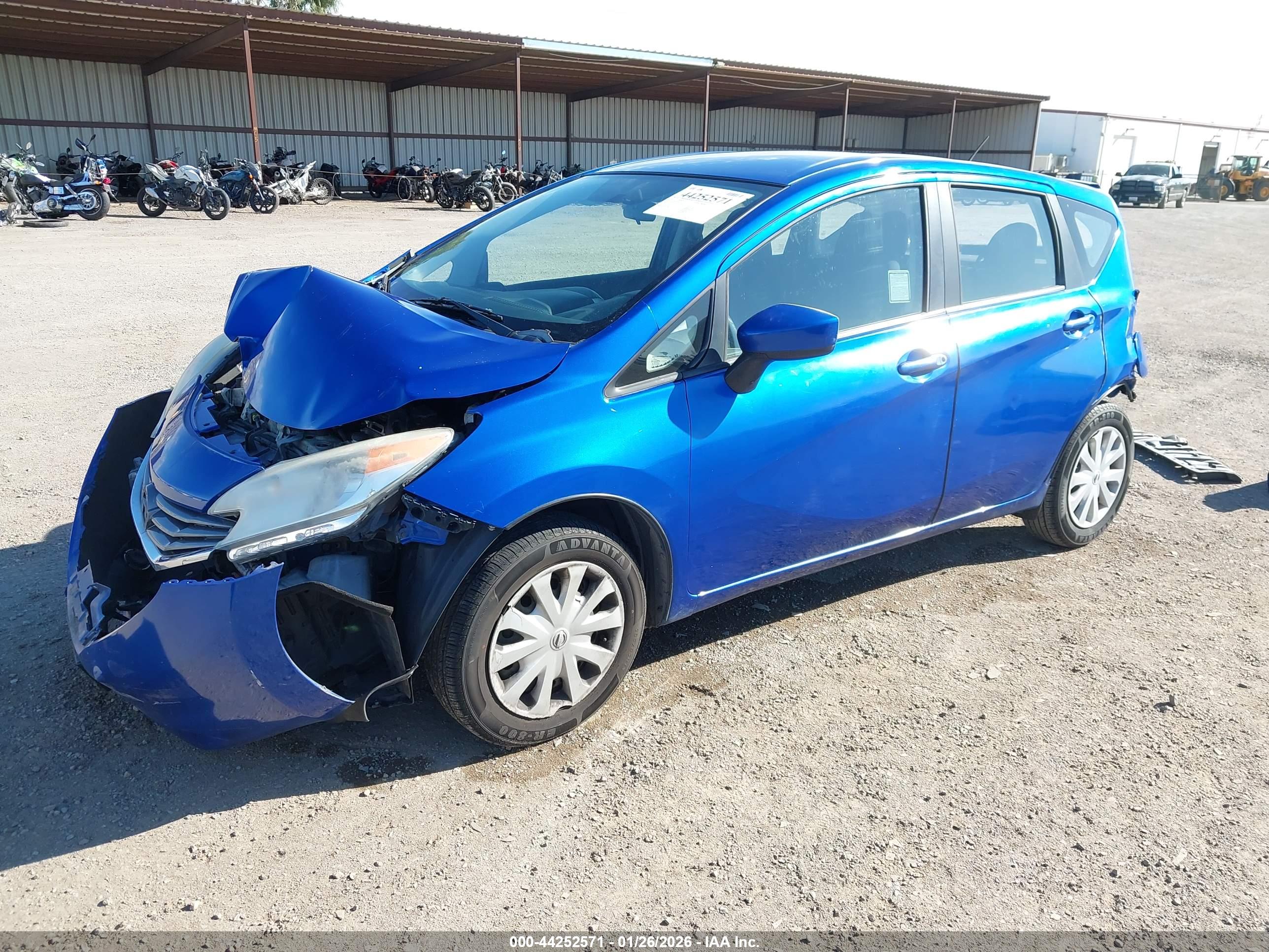 NISSAN VERSA image 2