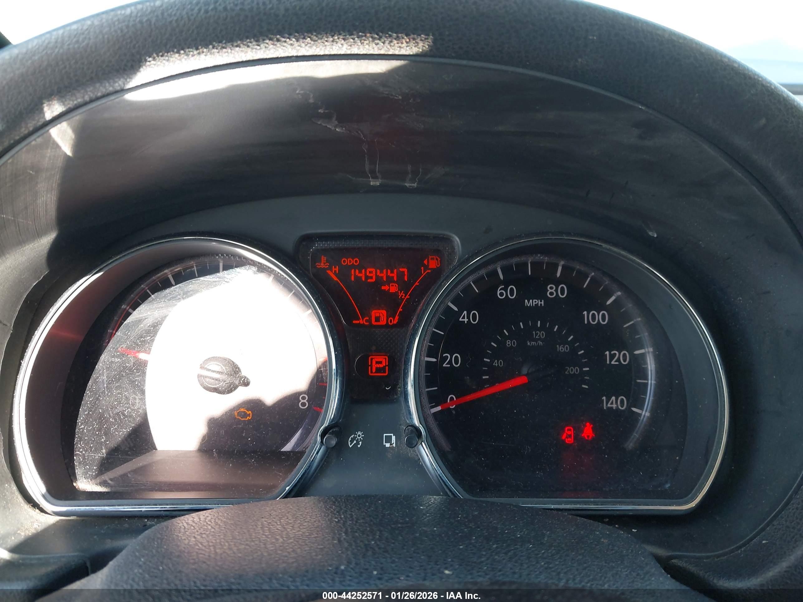 NISSAN VERSA image 7