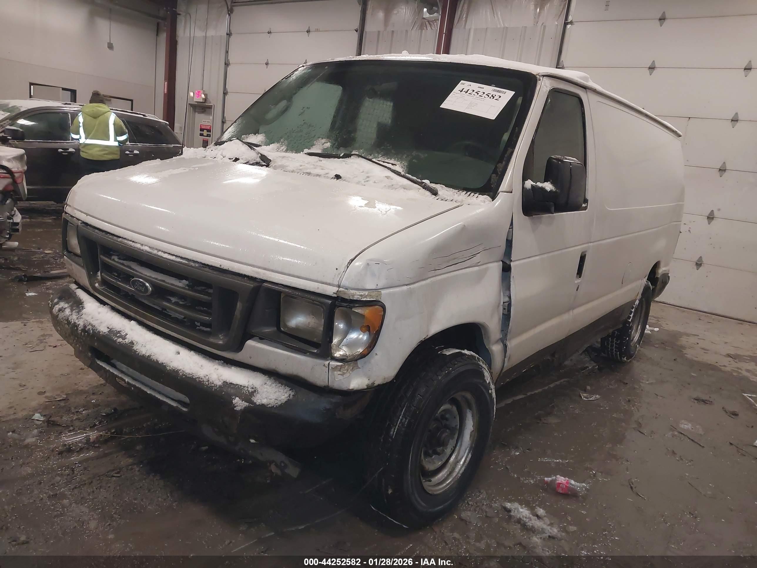 FORD E-350 image 2