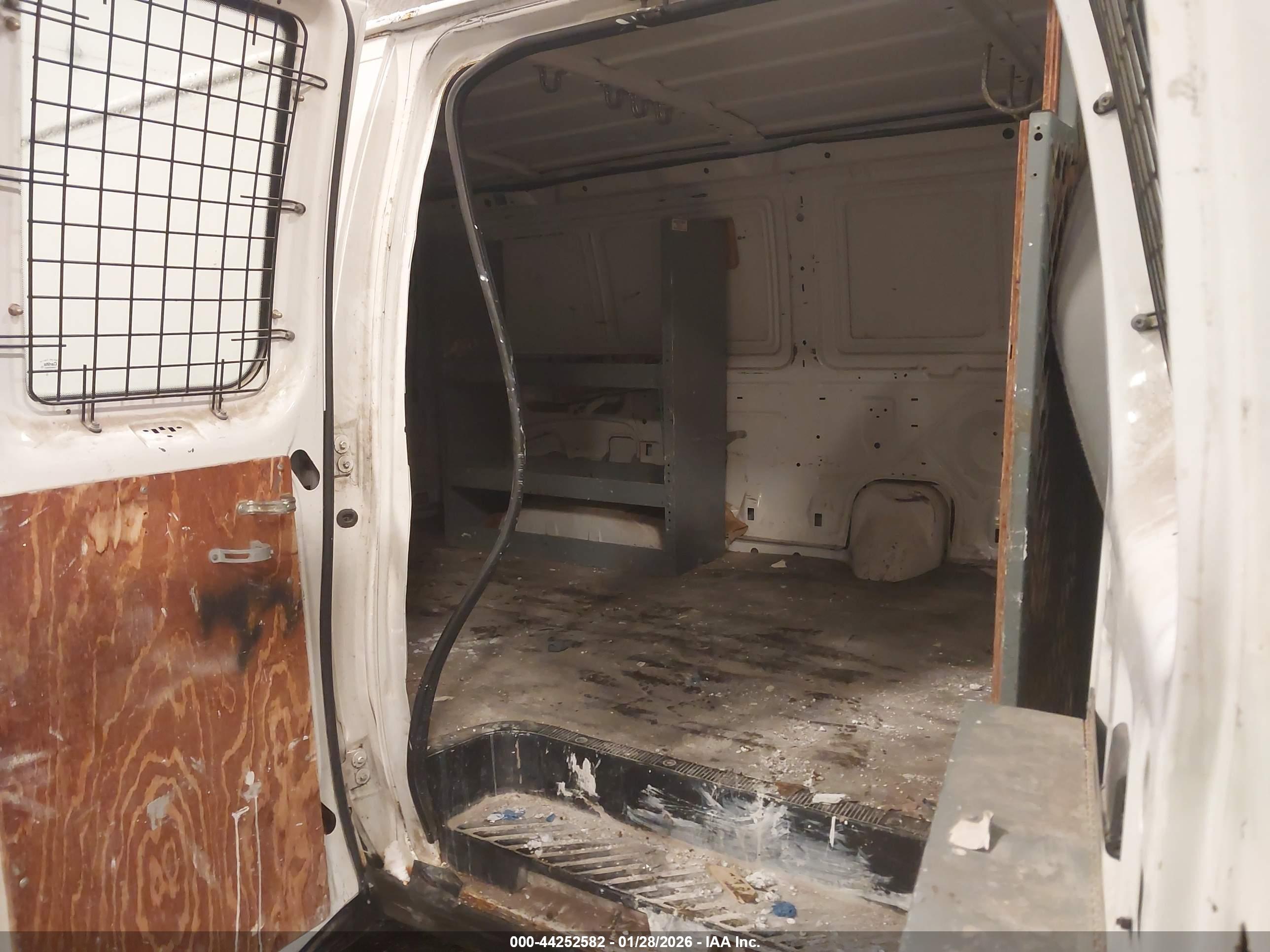 FORD E-350 image 8
