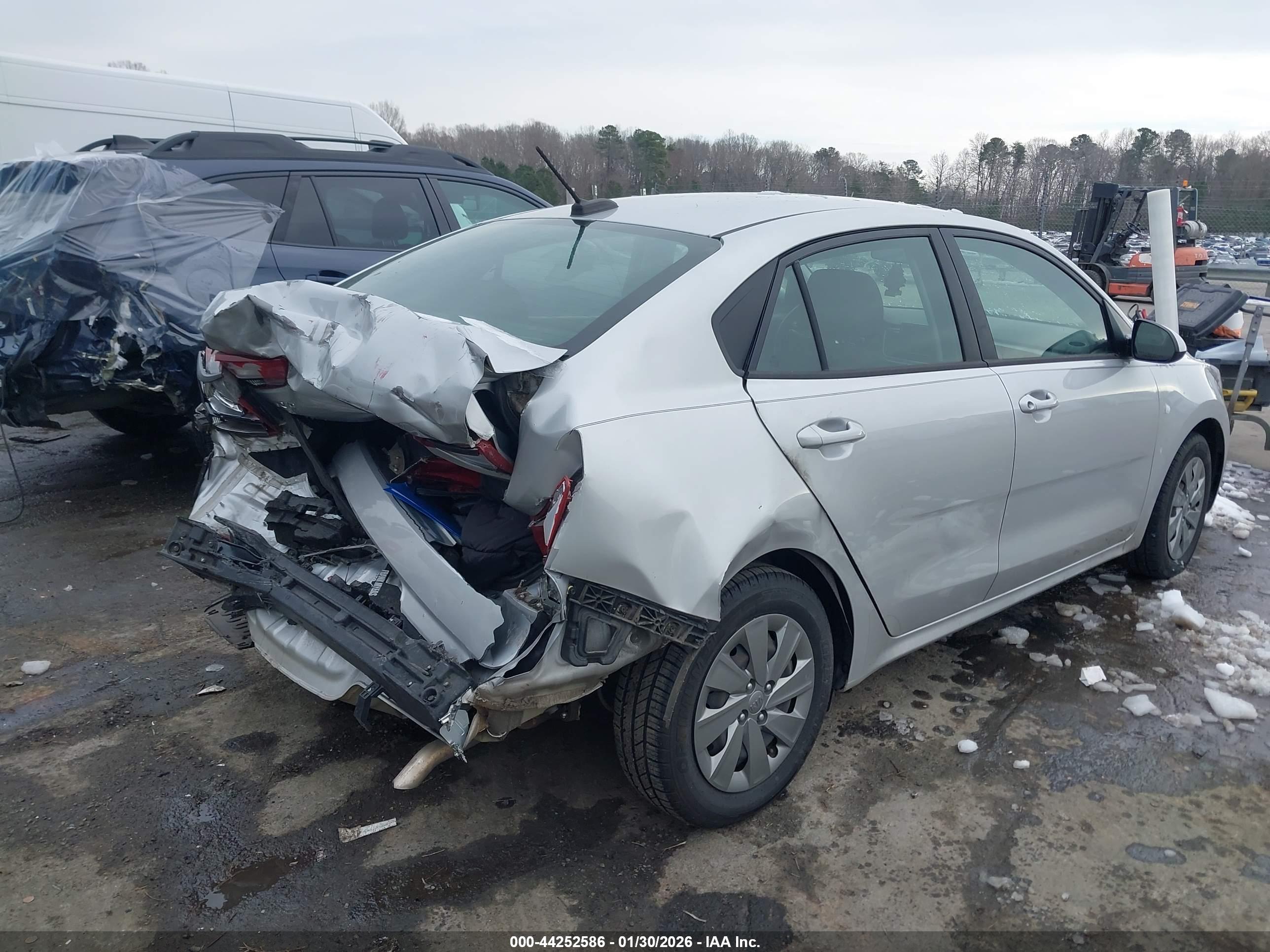 KIA RIO image 4