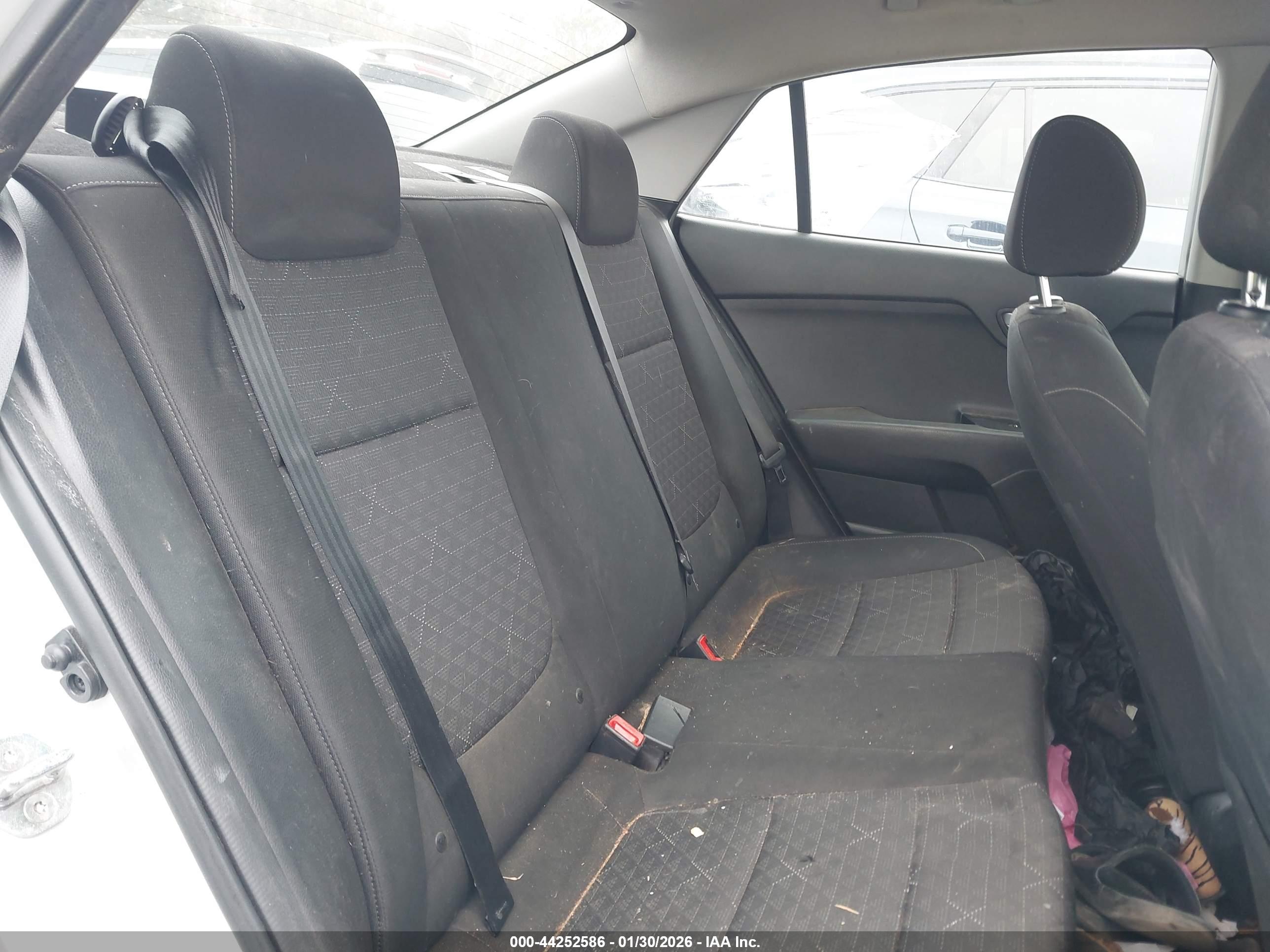 KIA RIO image 8