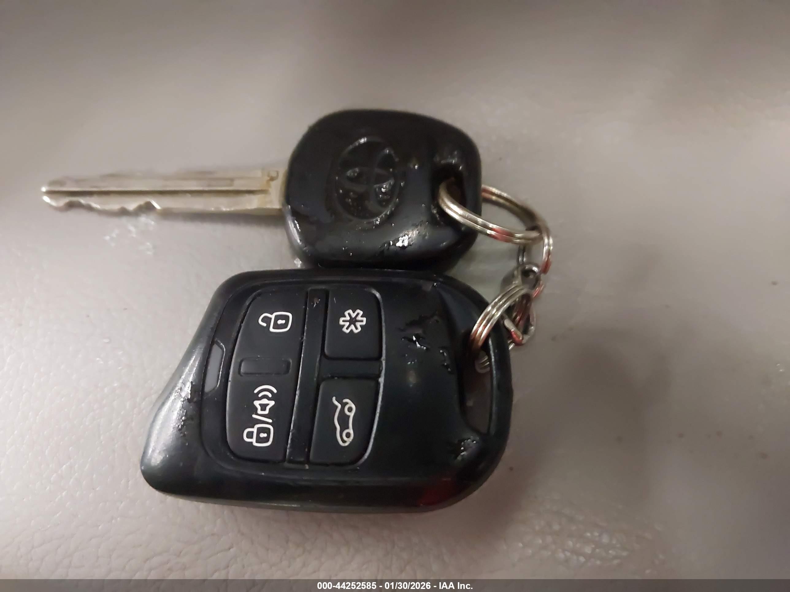 TOYOTA SIENNA image 11