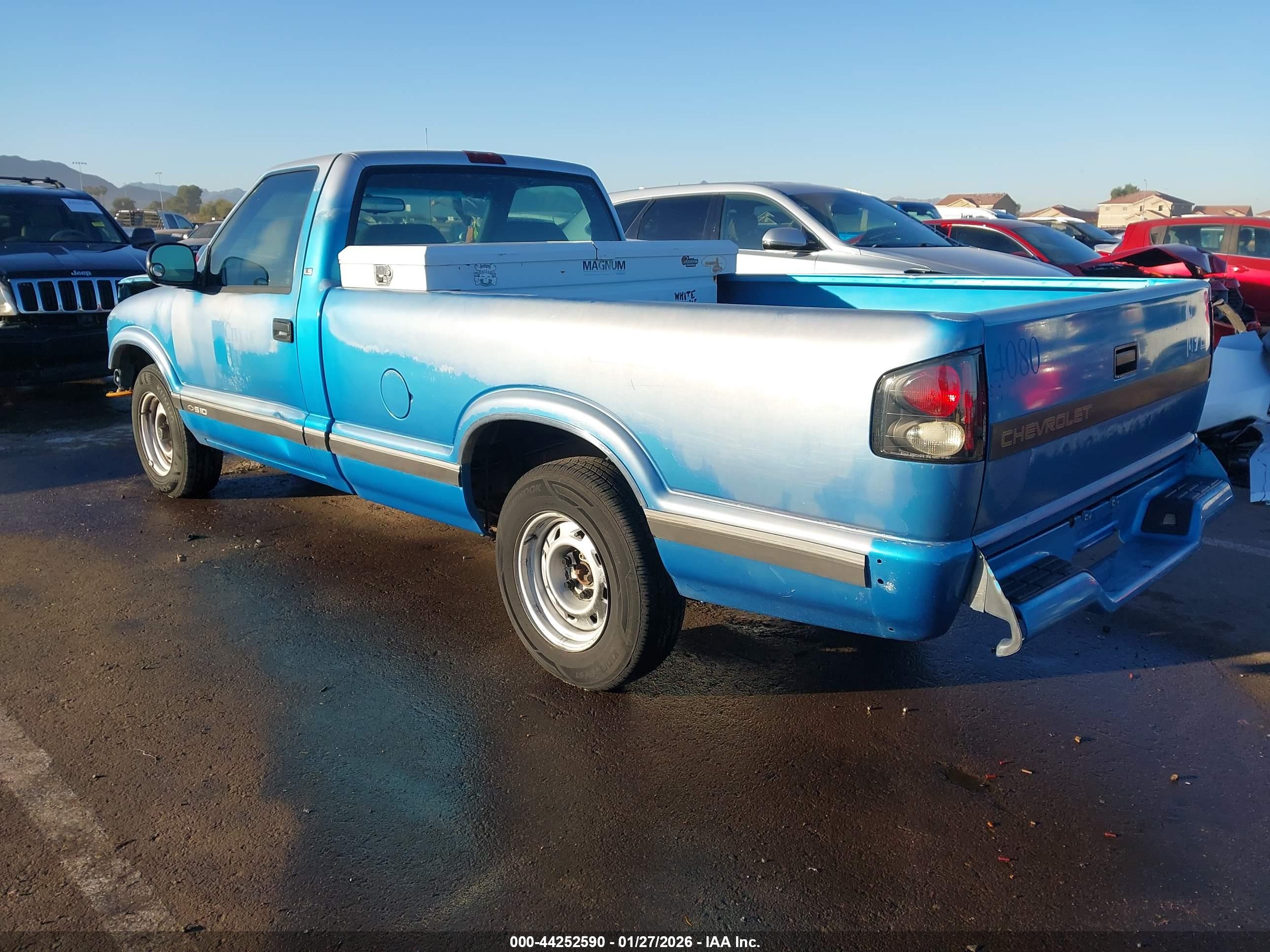 CHEVROLET S image 3