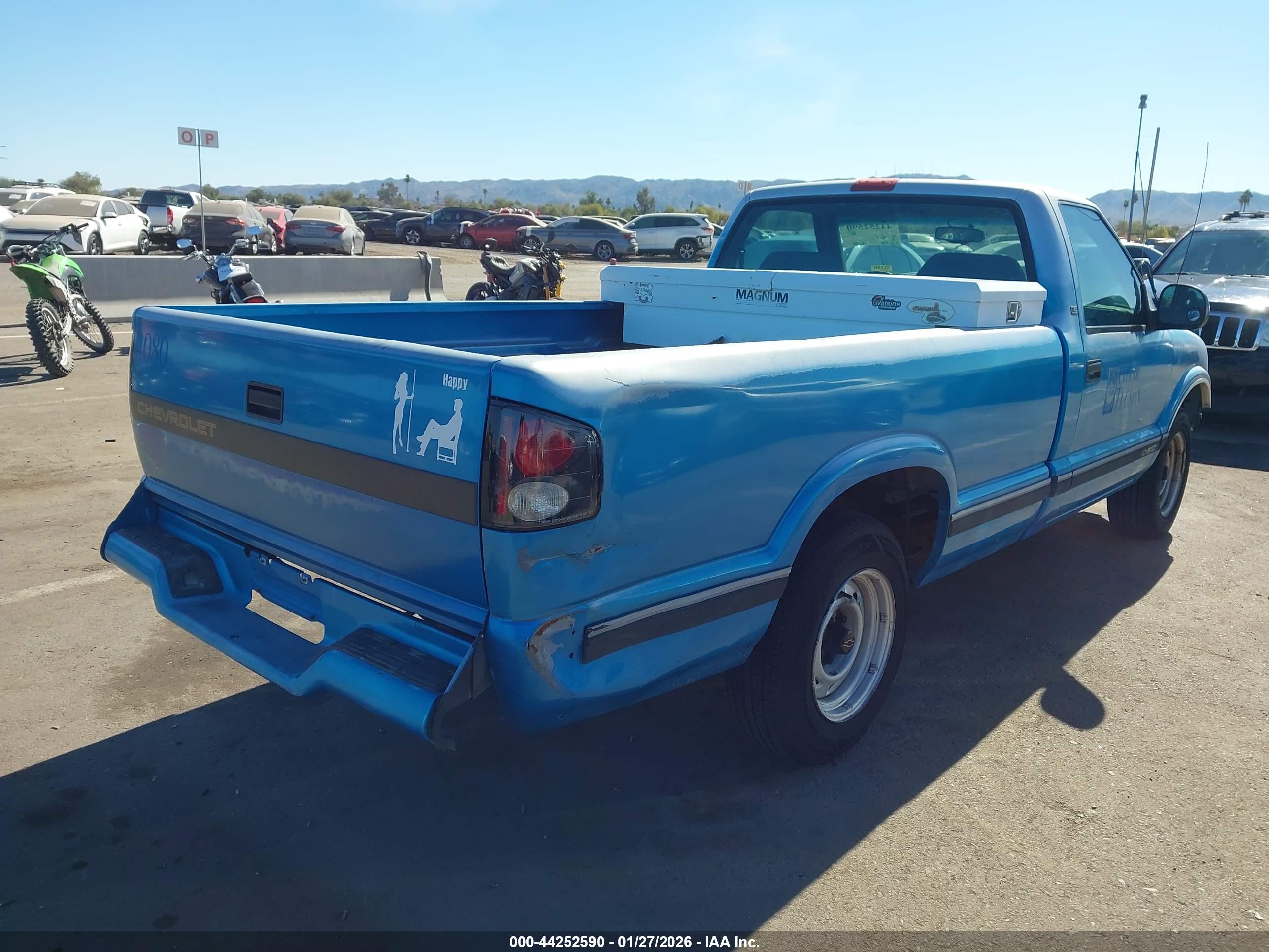 CHEVROLET S image 4