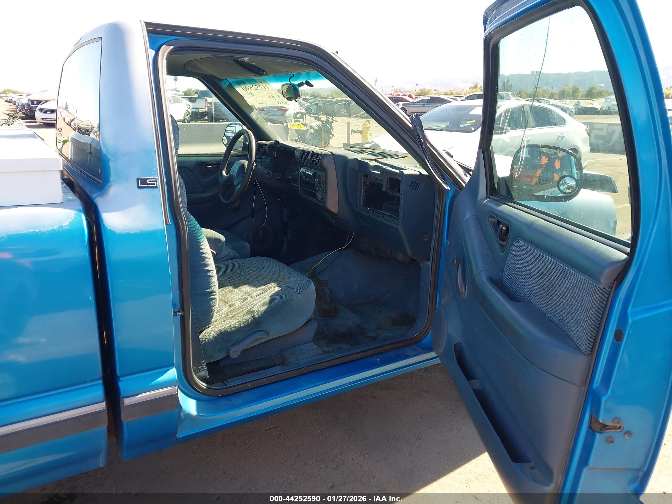 CHEVROLET S image 5