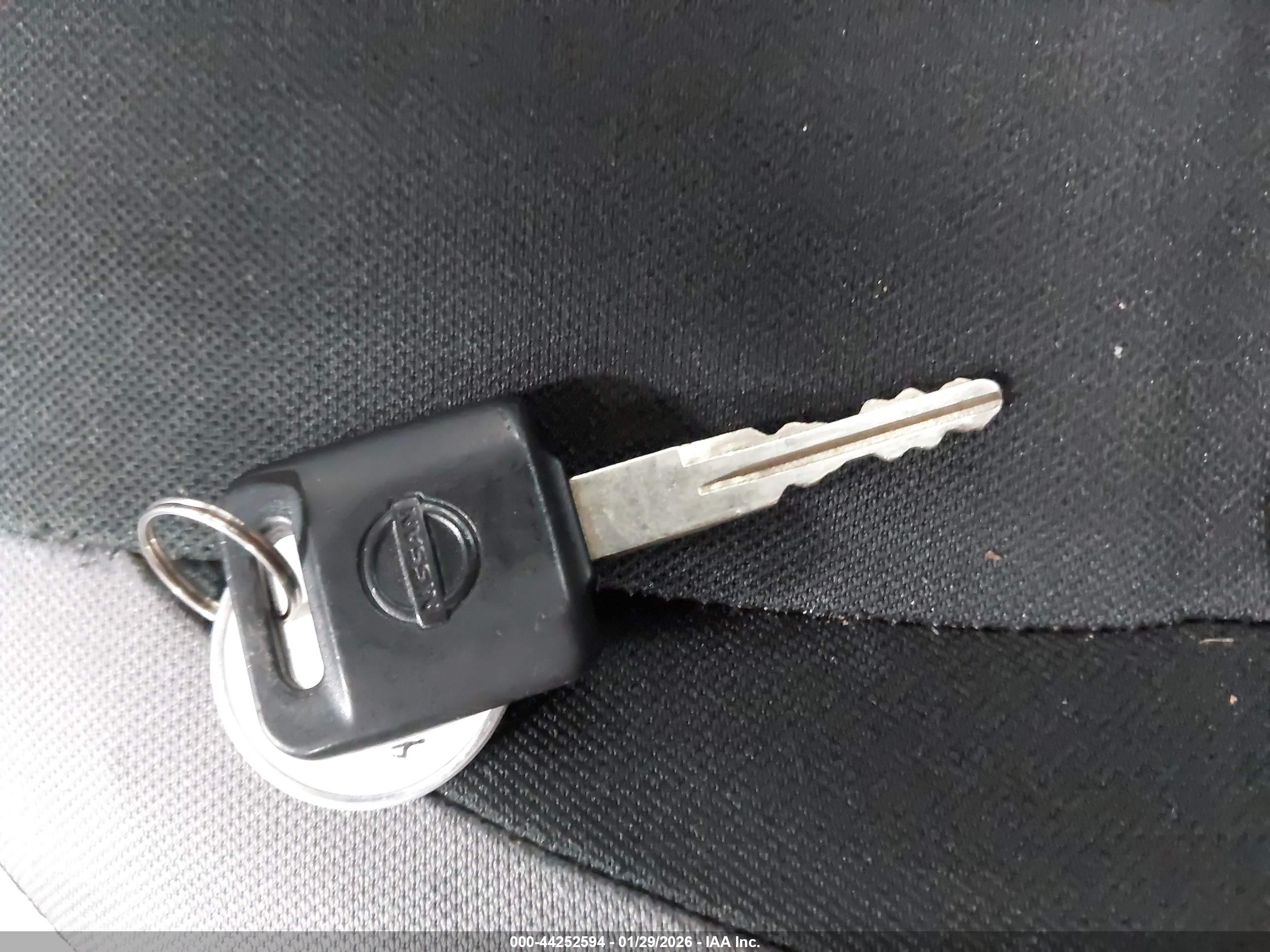 NISSAN VERSA image 11