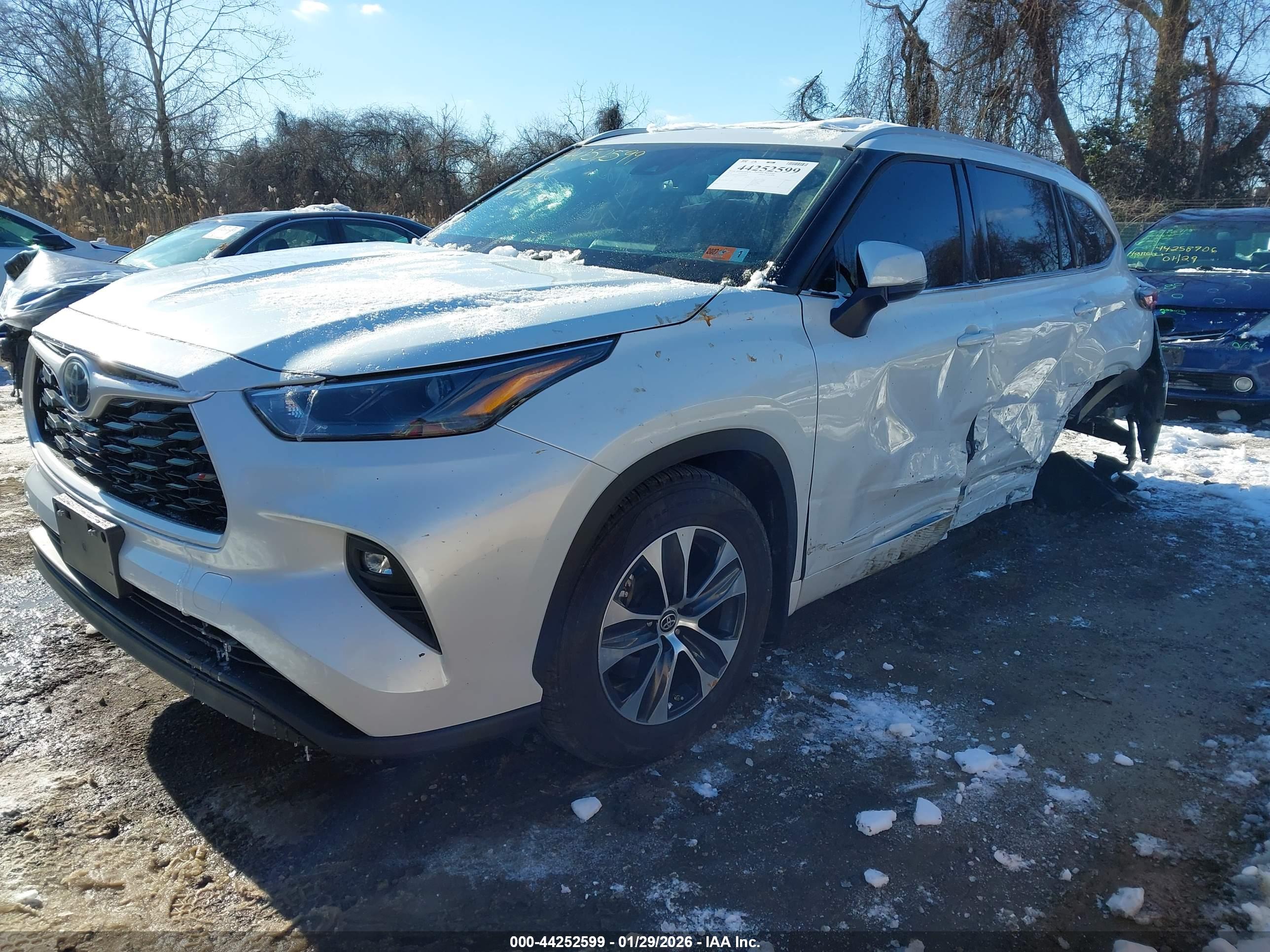 TOYOTA HIGHLANDER image 2