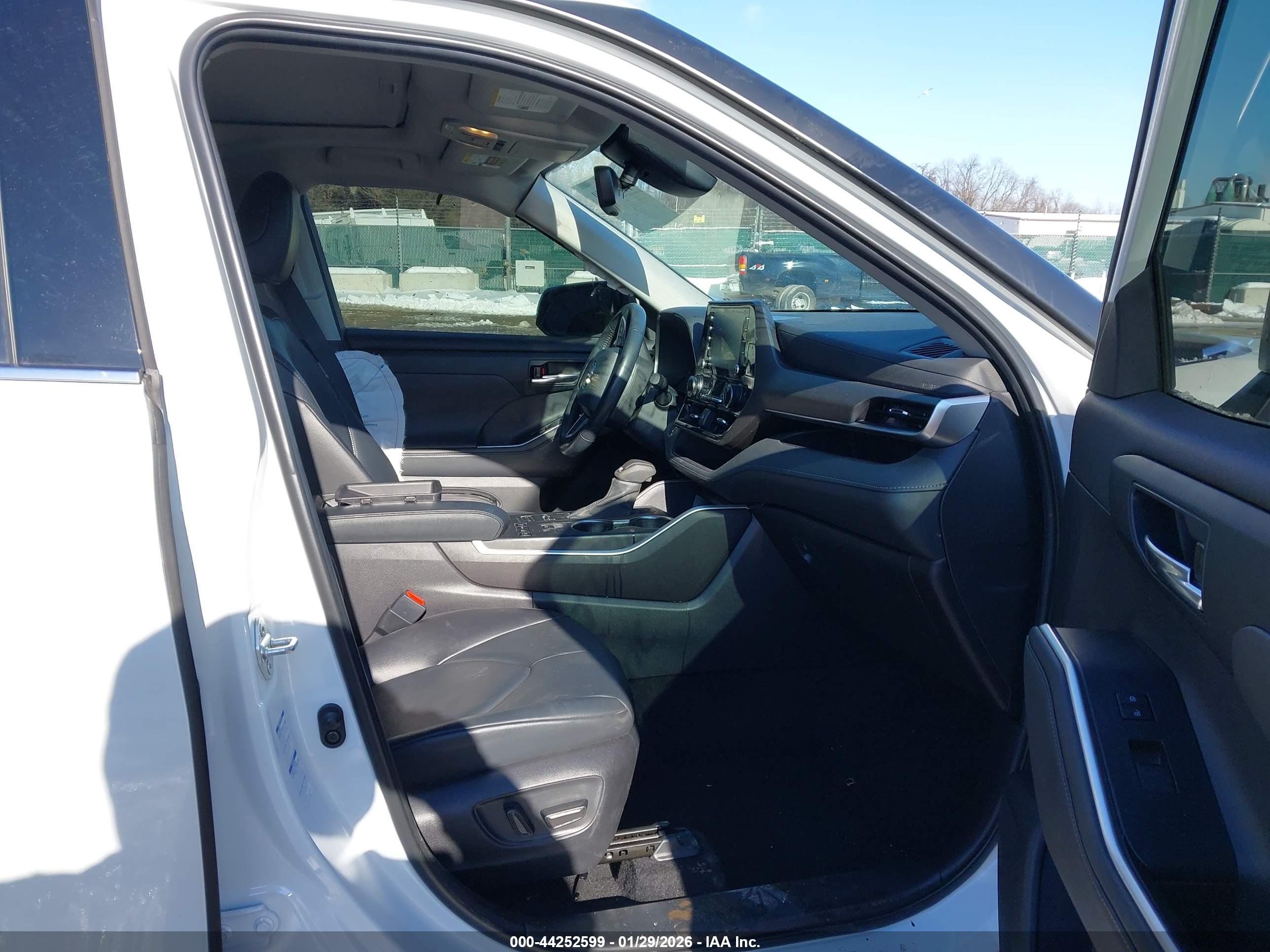 TOYOTA HIGHLANDER image 5