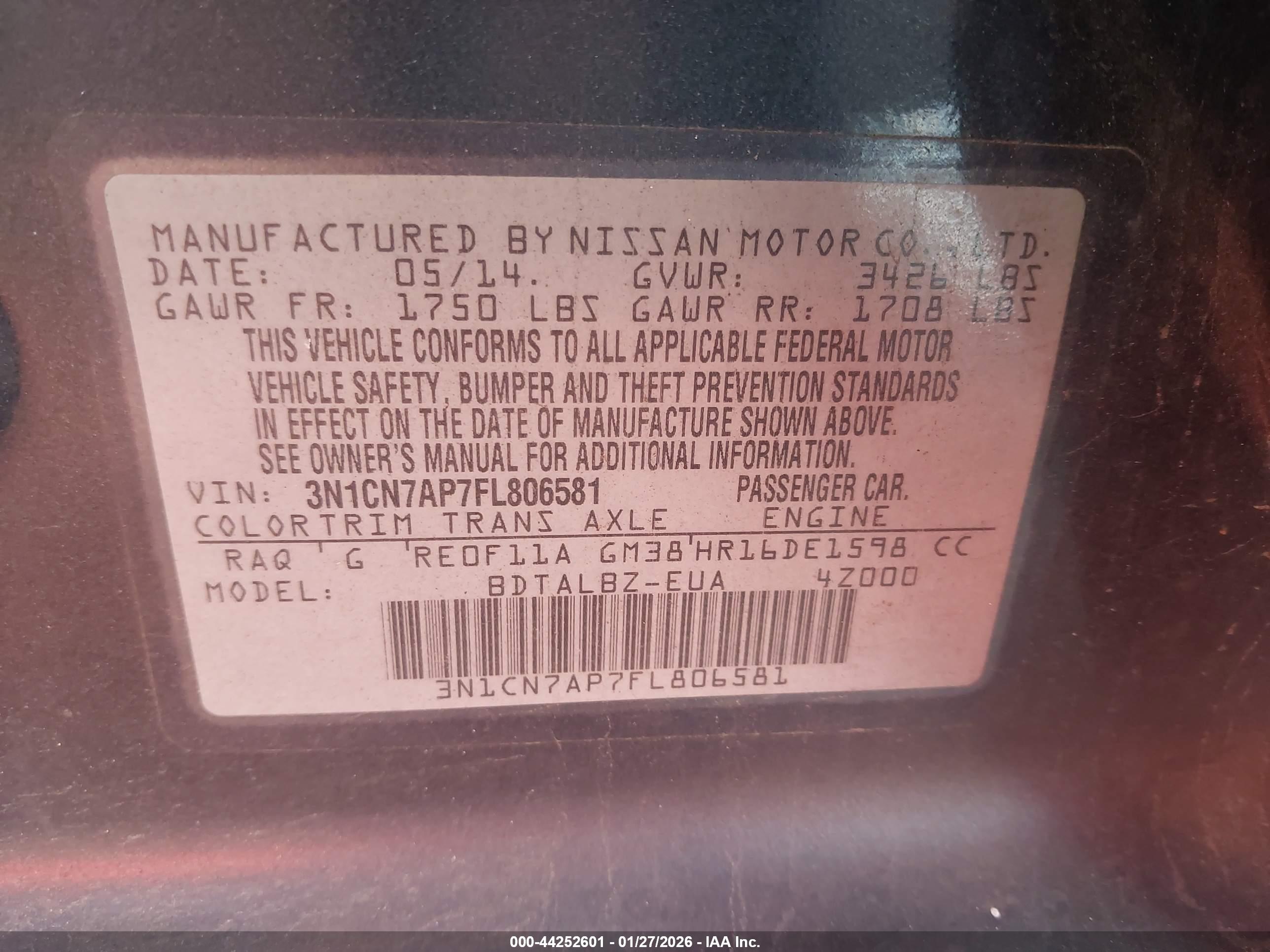 NISSAN VERSA image 9