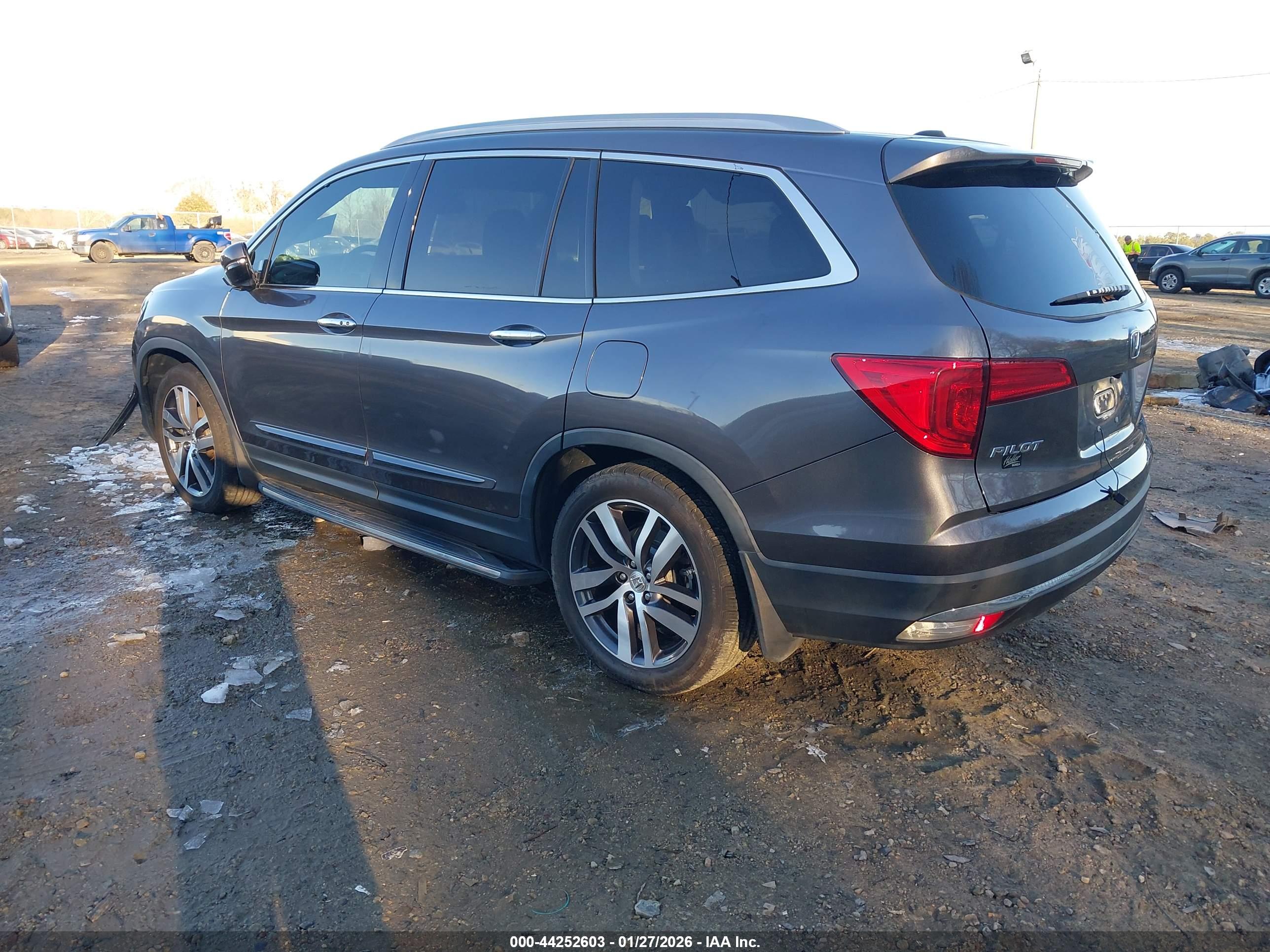 HONDA PILOT image 3